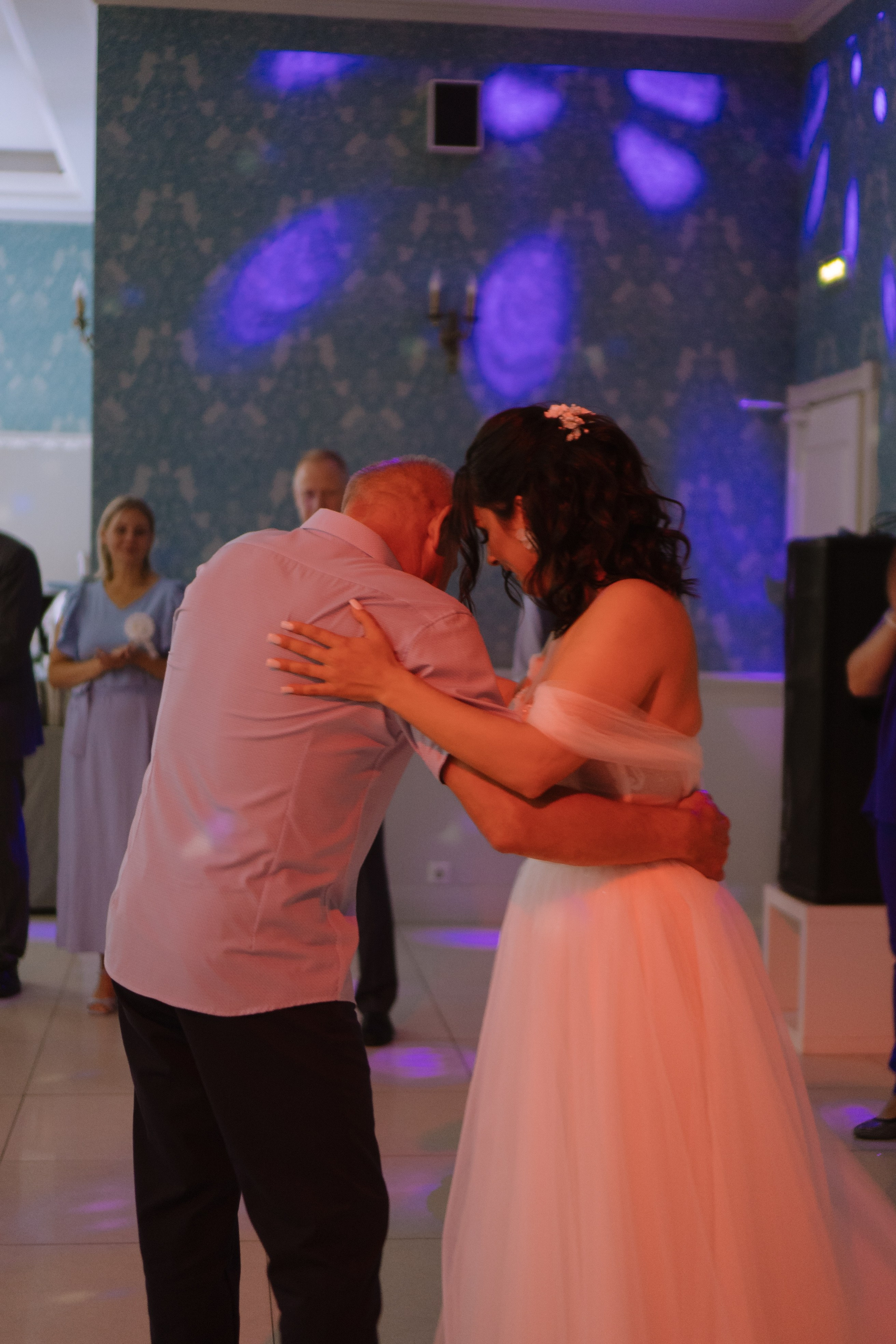 ТАНЕЦ ОТЦА И ДОЧЕРИ НА БАНКЕТЕ (СВАДЕБНАЯ ФОТОСЕСИИЯ БАНКЕТА). Профессиональный фотограф, Санкт-Петербург — Виктория Богомолова