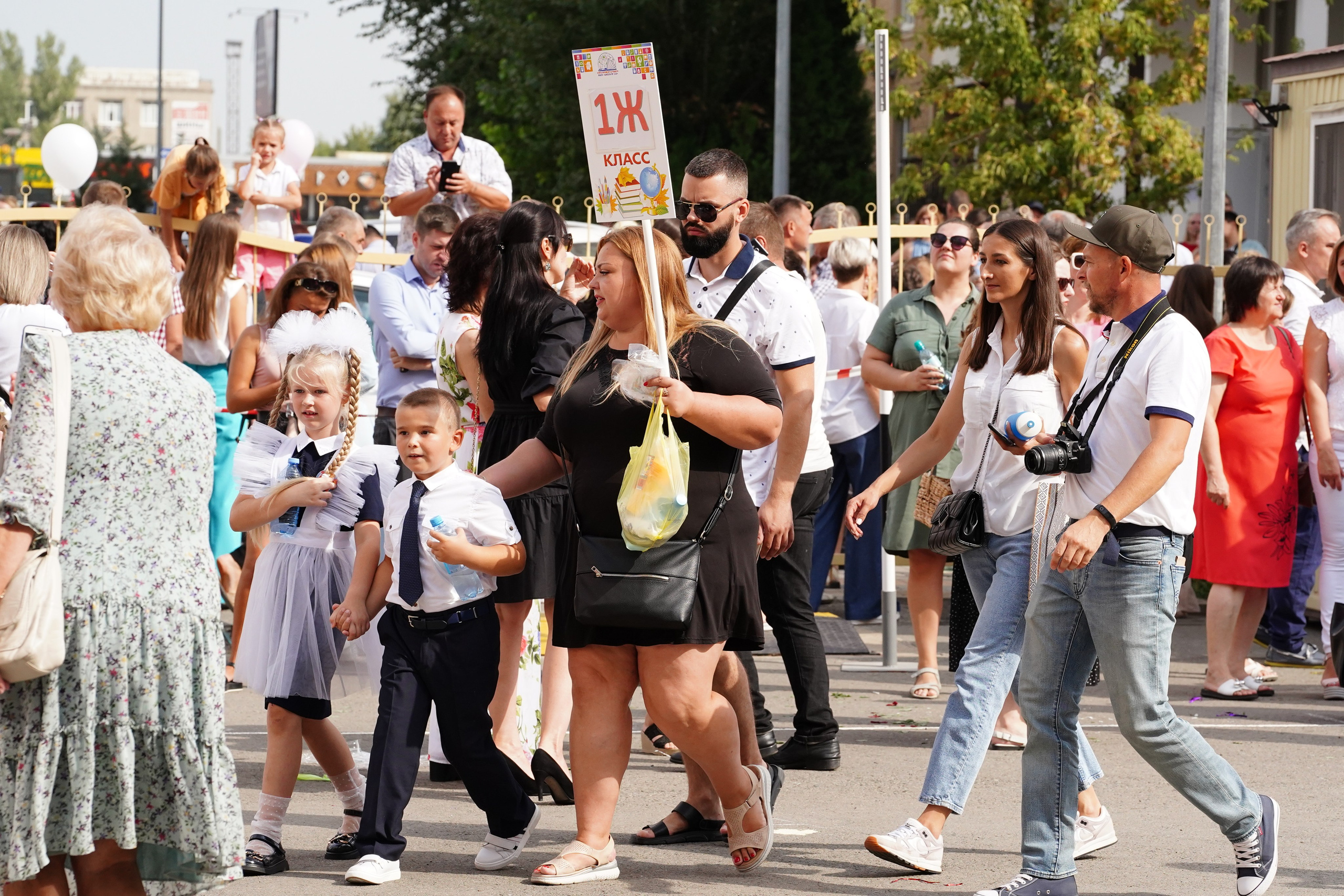 1 сентября Линейка. MEMENTO.Выпускные альбомы, школьные, юбилейные и другие книги. Ростов-на-Дону