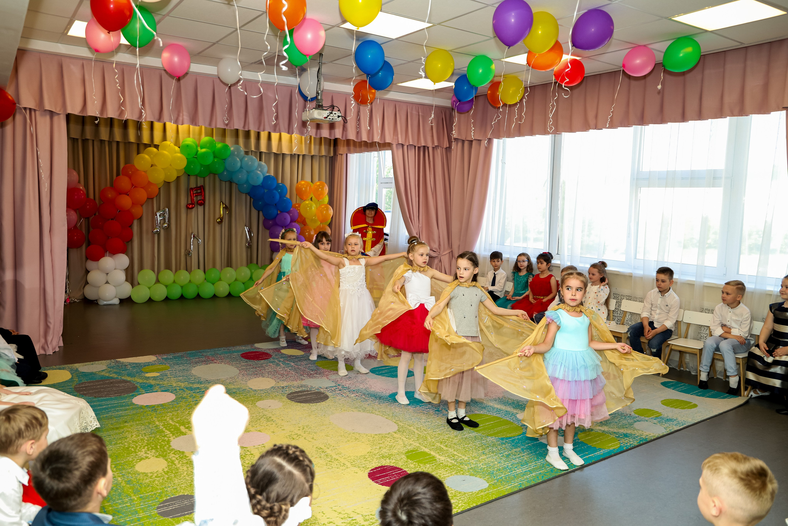 Съёмки праздников и выпускных в детских садиках и школах. Семейный и детский фотограф Эльвира Билибина