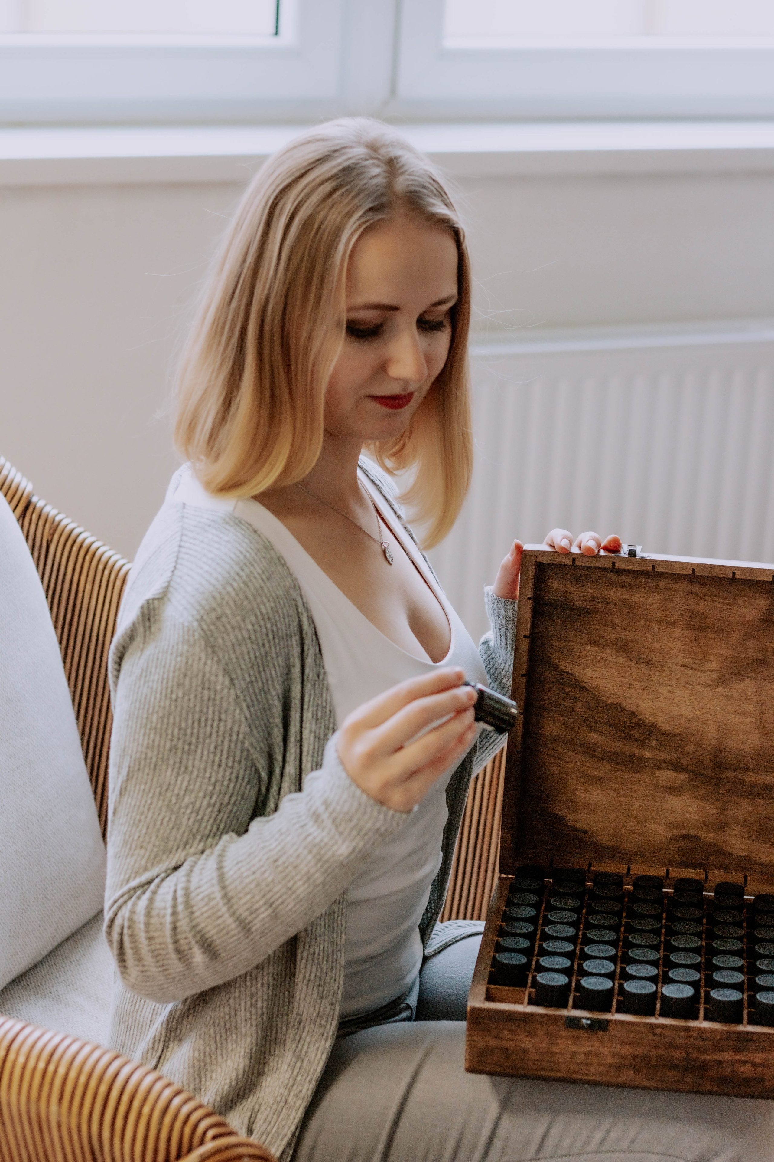 Алиса — Ароматерапевт. Бережно сохраняю ваши чувства и истории на своих фотографиях