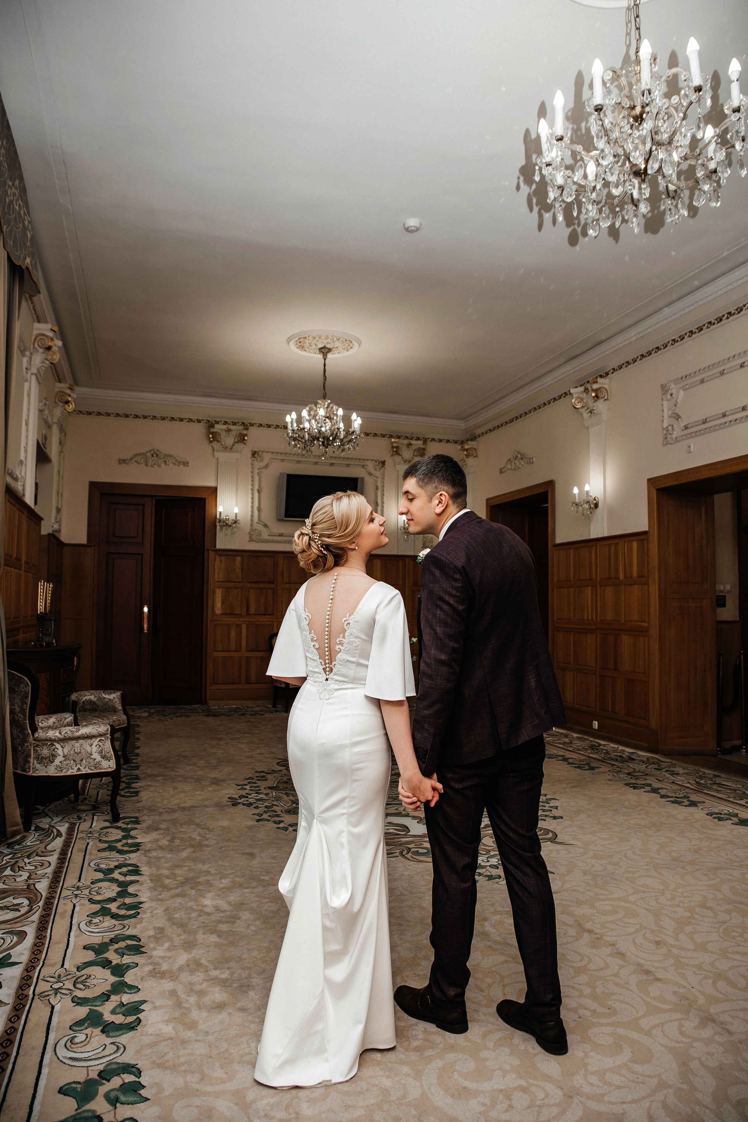 Свадебная фотопрогулка в Москве. Свадебный и семейный фотограф в Москве