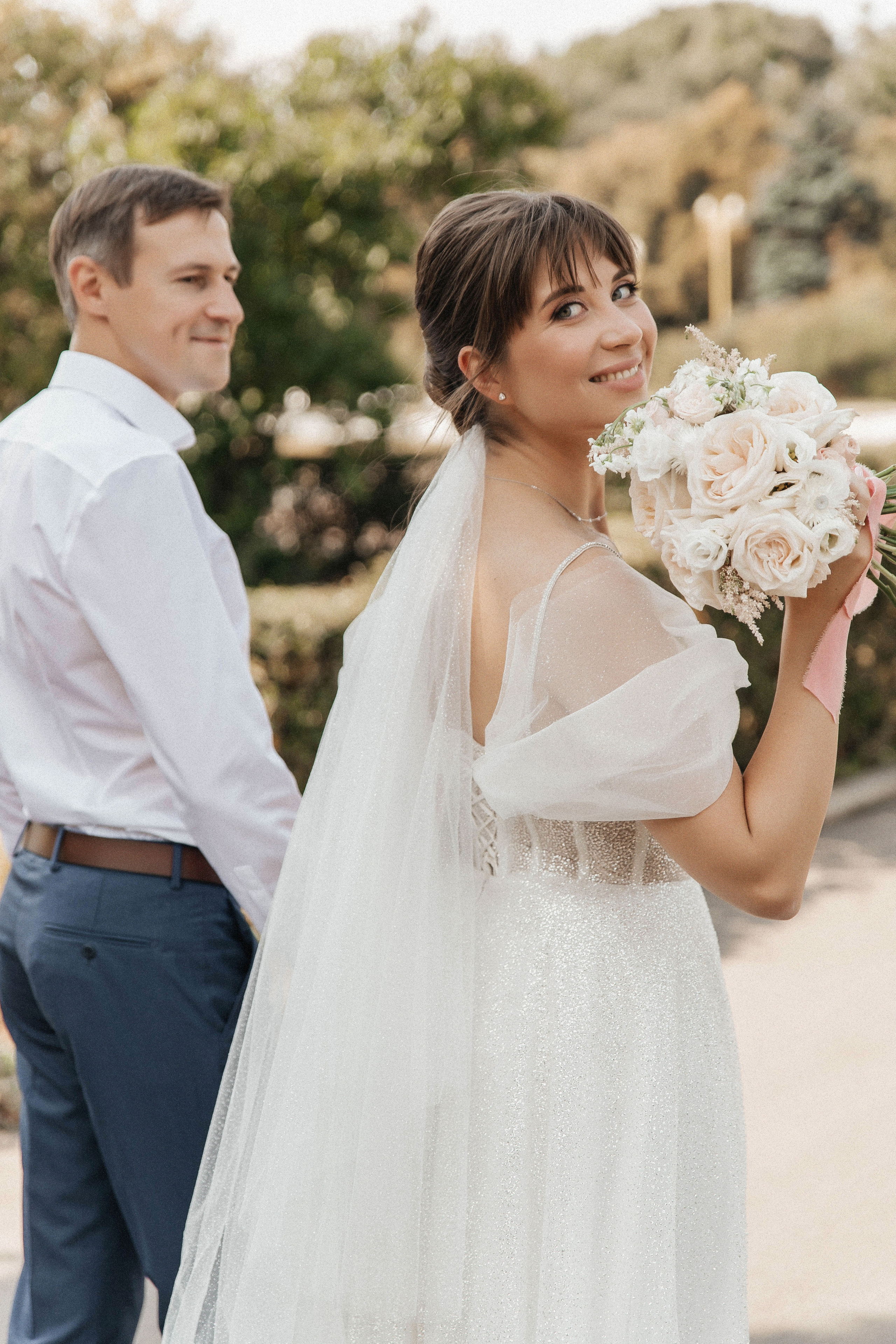 Свадебная фотосессия возле МГУ. Свадебный и семейный фотограф в Москве