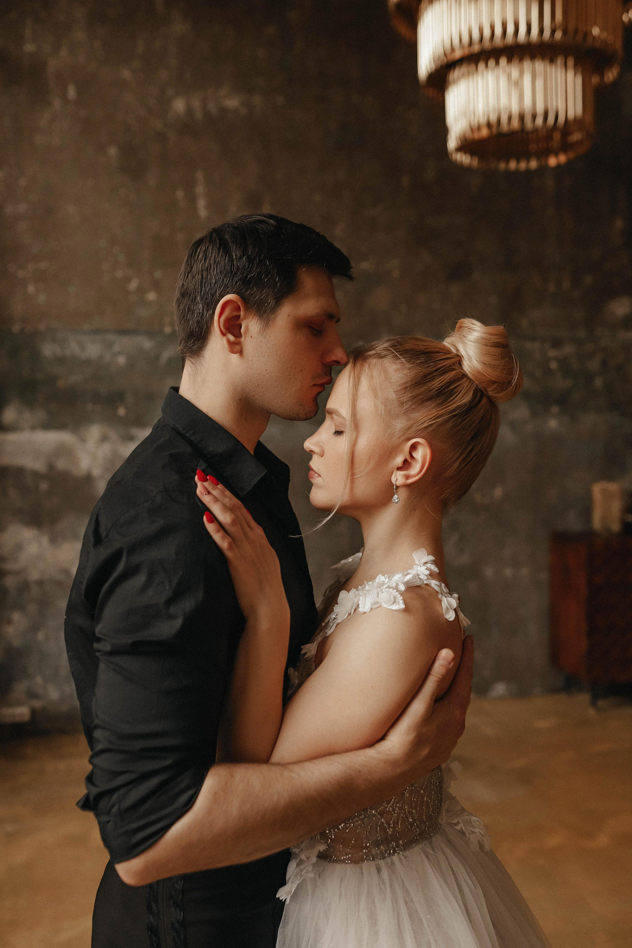 Свадебная фотосессия в студии. Свадебный и семейный фотограф в Москве