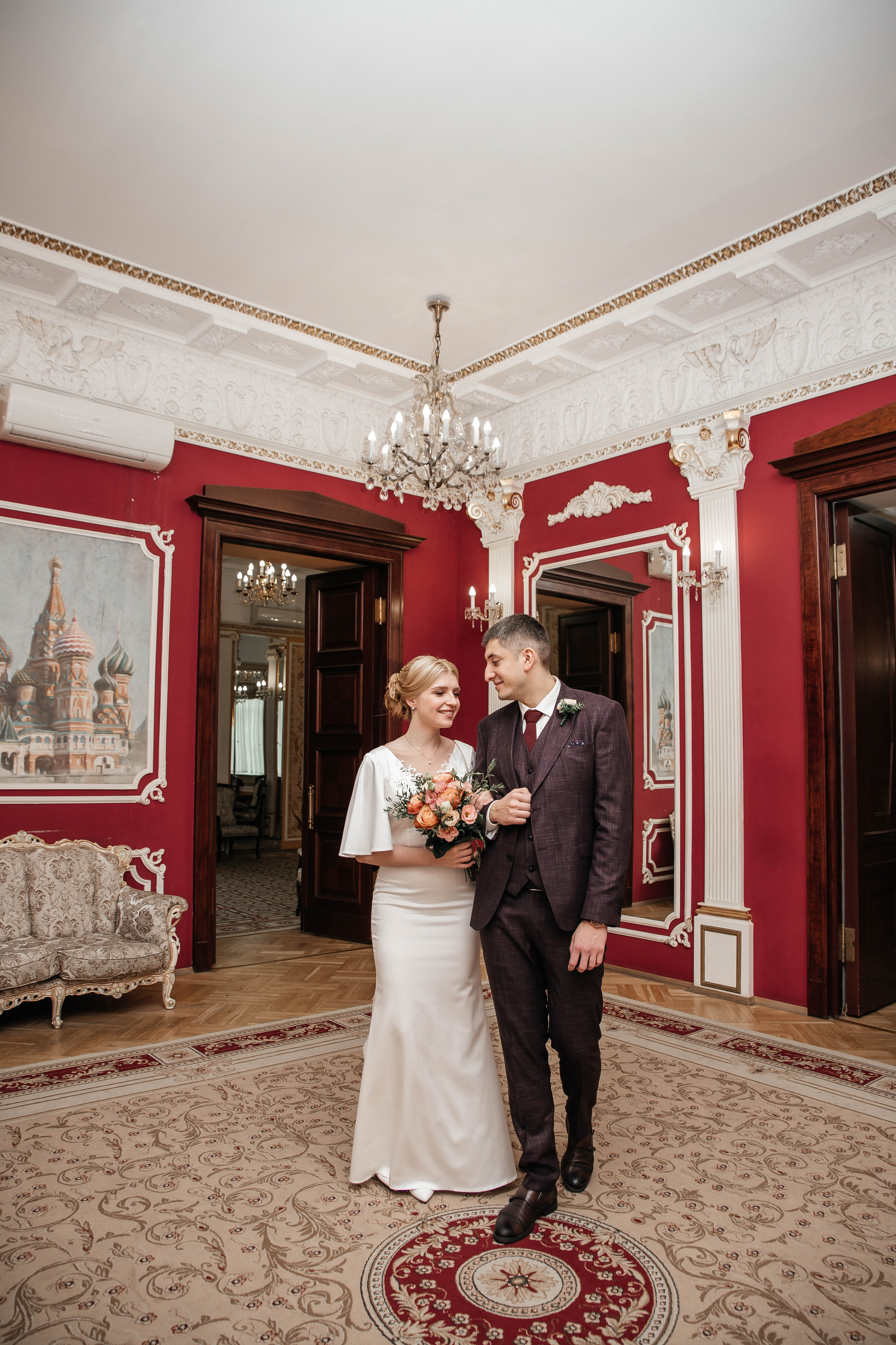 Свадебная фотопрогулка в Москве. Свадебный и семейный фотограф в Москве