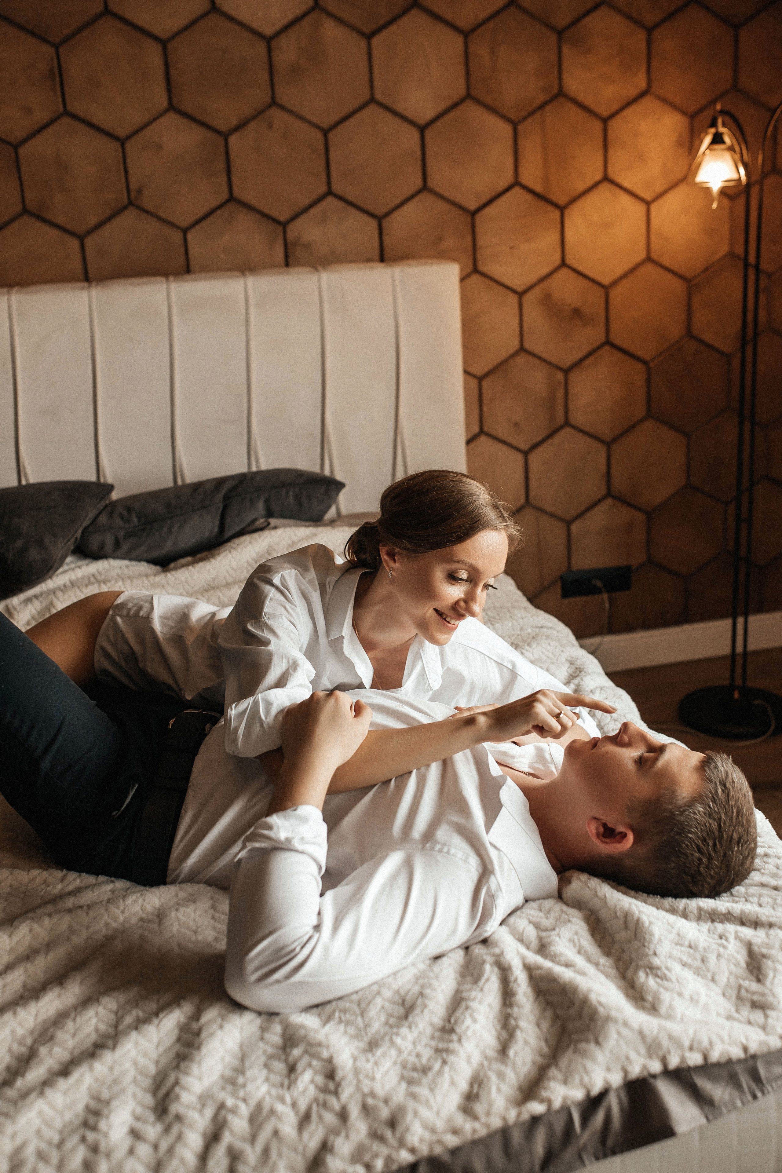 Свадебная фотосессия в студии Москвы. Свадебный и семейный фотограф в Москве