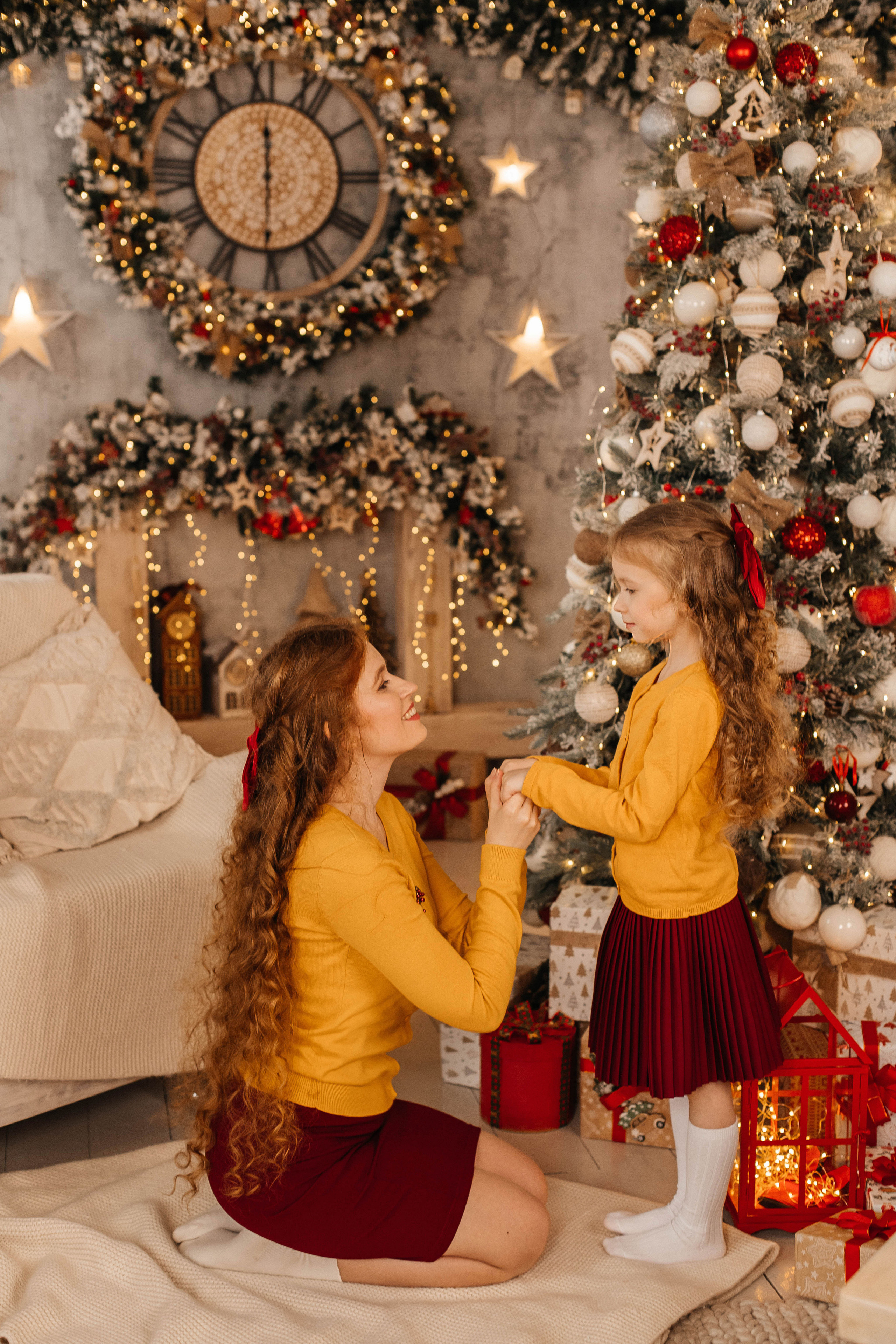 Новогодняя семейная фотосессия в студии с ребенком. Свадебный и семейный фотограф в Москве