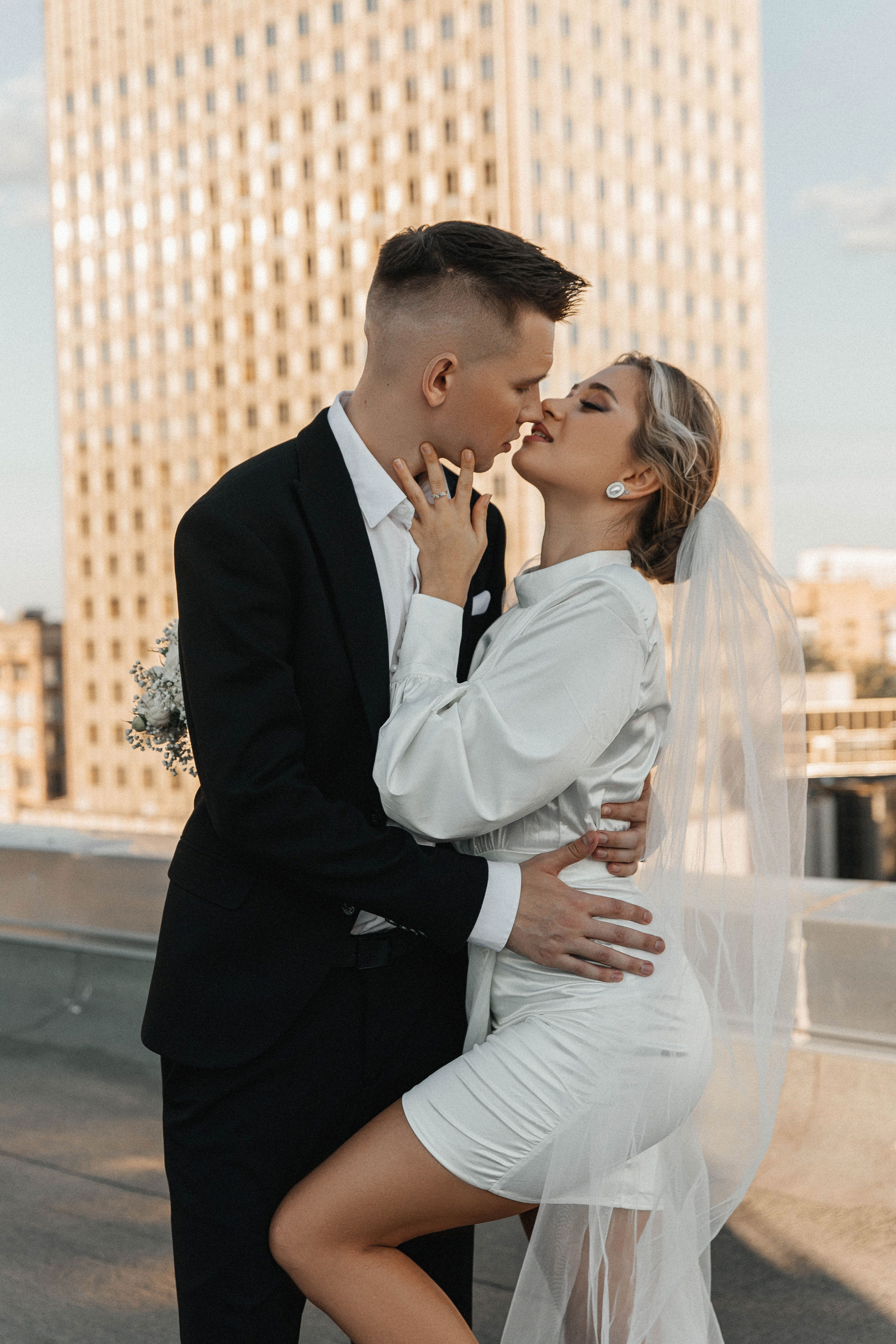 Свадебная фотосессия на крыше. Свадебный и семейный фотограф в Москве