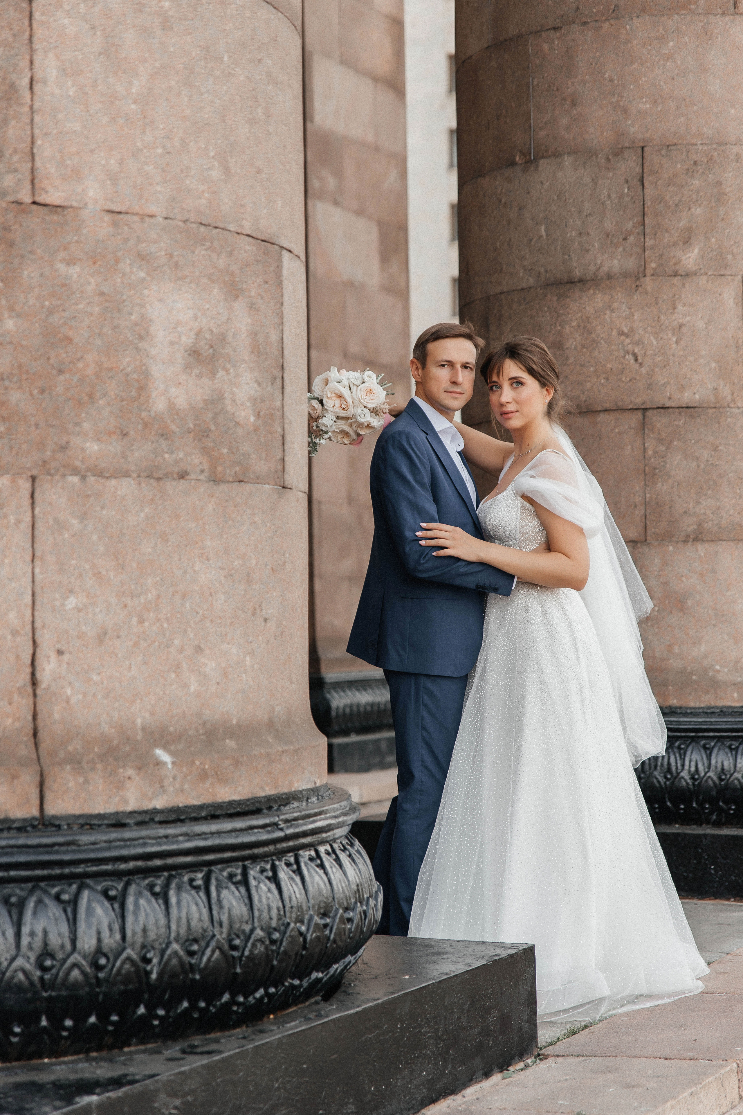 Свадебная фотосессия возле МГУ. Свадебный и семейный фотограф в Москве