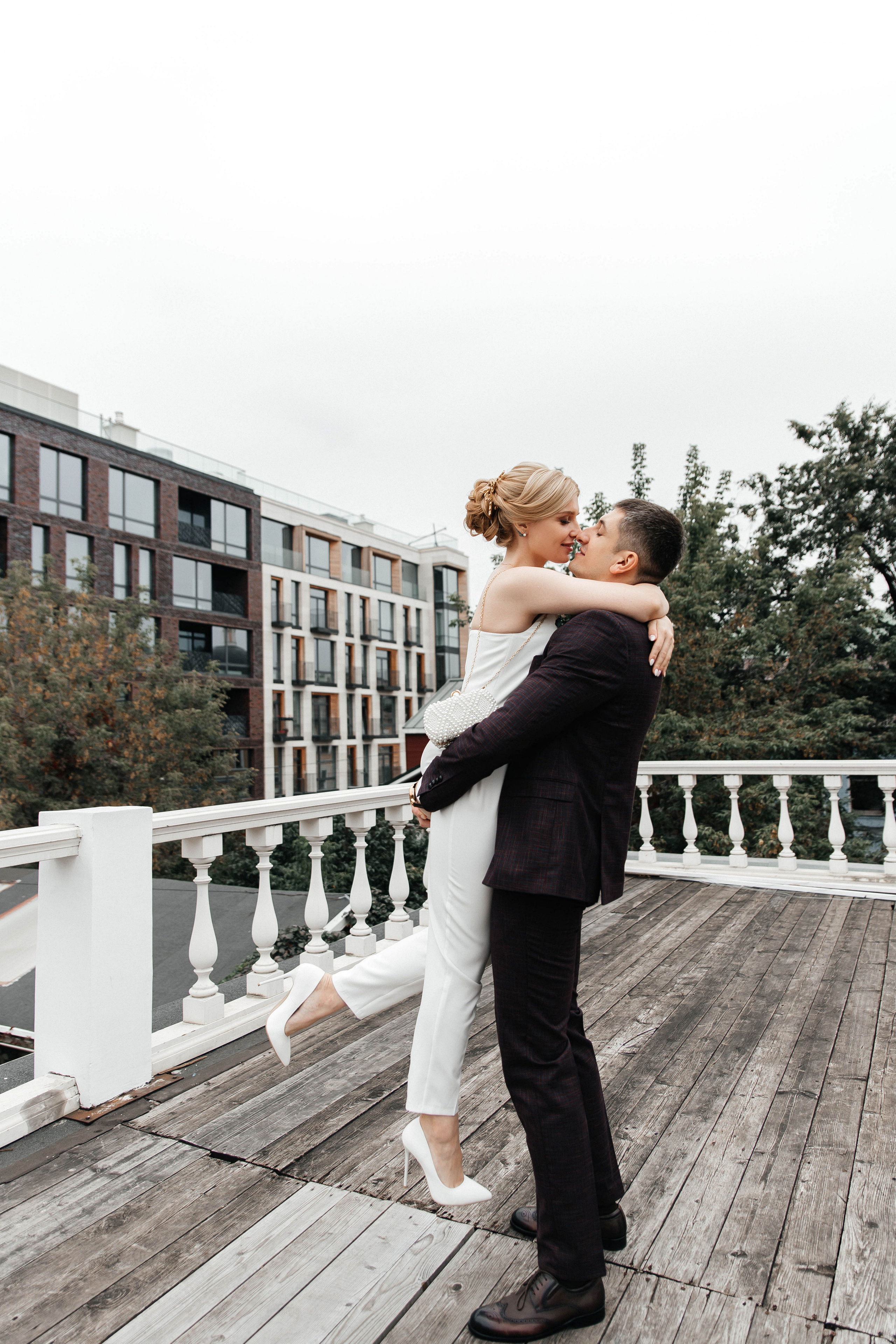 Свадебная фотопрогулка в Москве. Свадебный и семейный фотограф в Москве