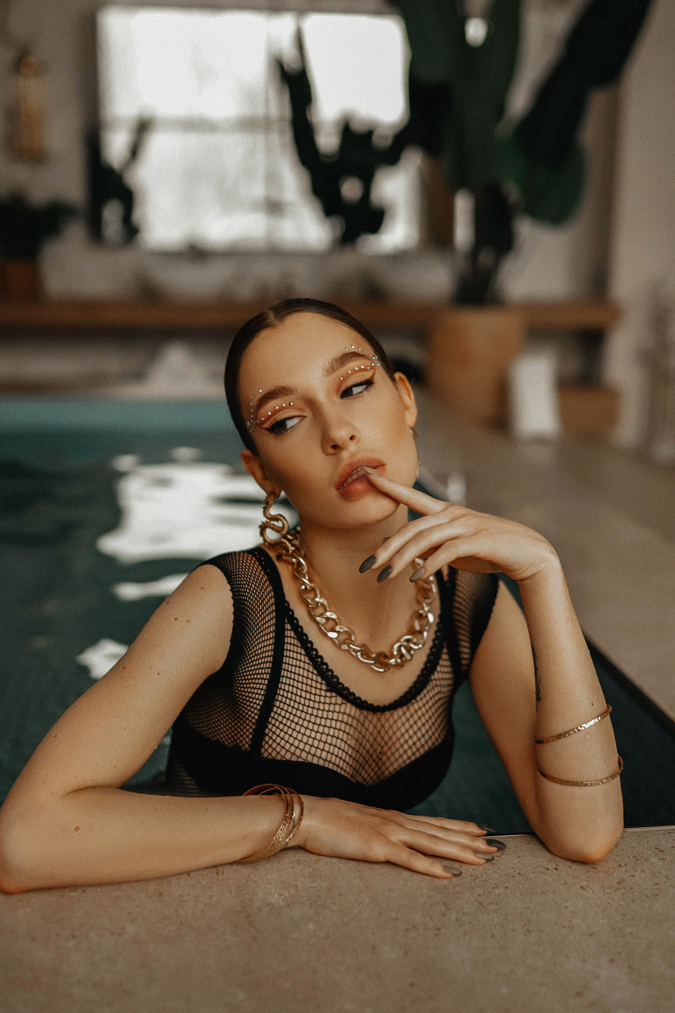 Женская фотосессия в бассейне в Москве. Свадебный и семейный фотограф в Москве