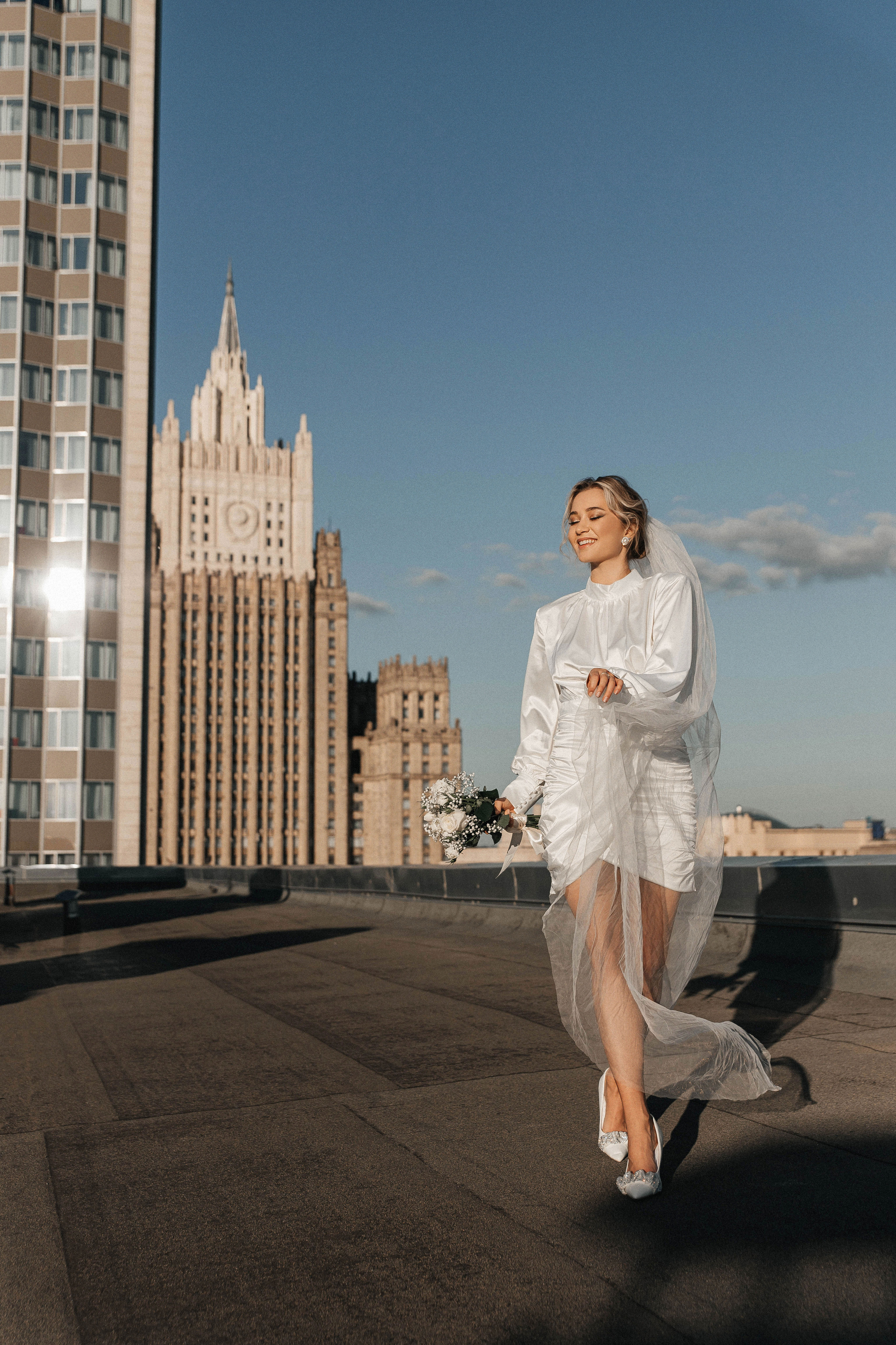 Свадебная фотосессия на крыше. Свадебный и семейный фотограф в Москве