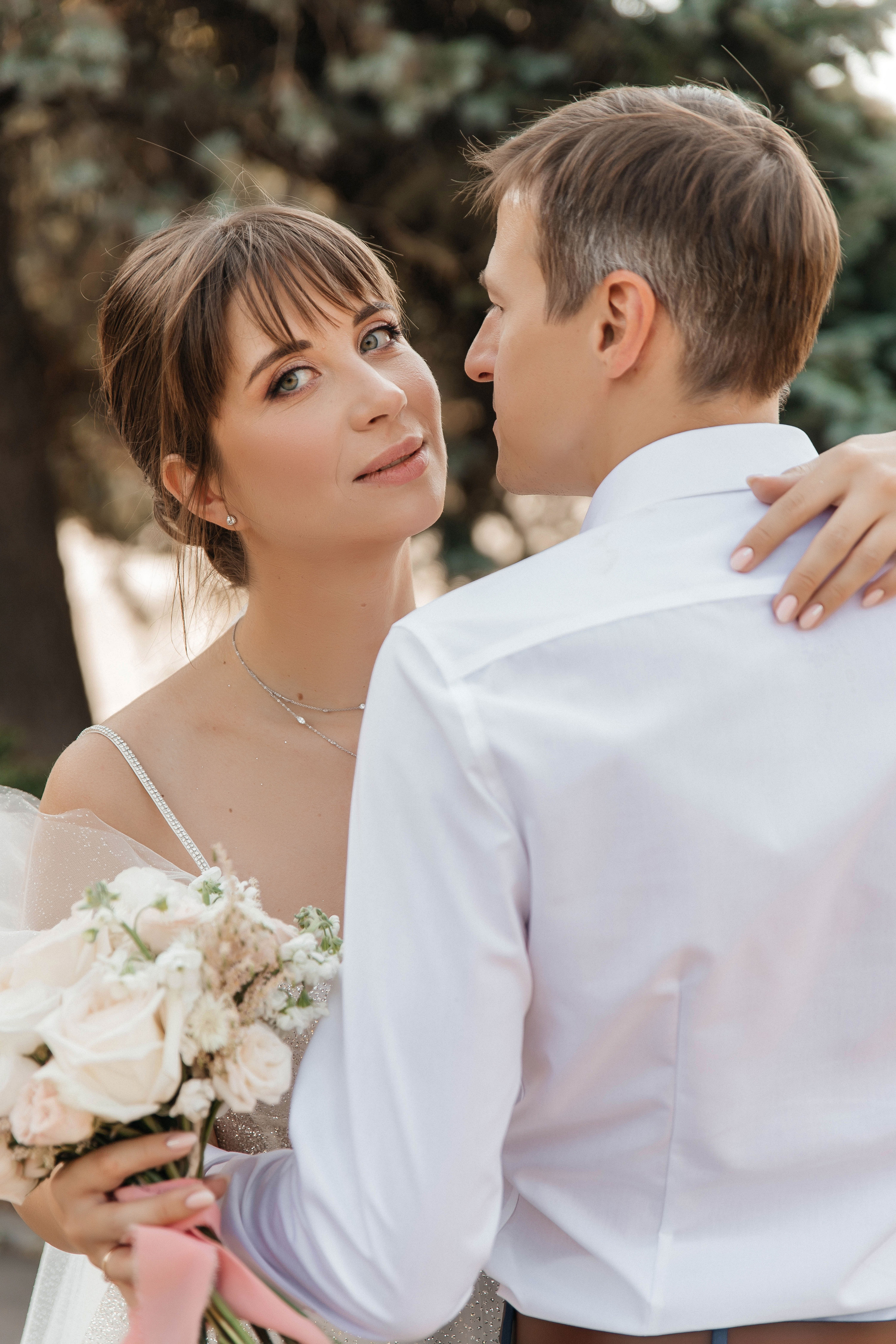 Свадебная фотосессия возле МГУ. Свадебный и семейный фотограф в Москве