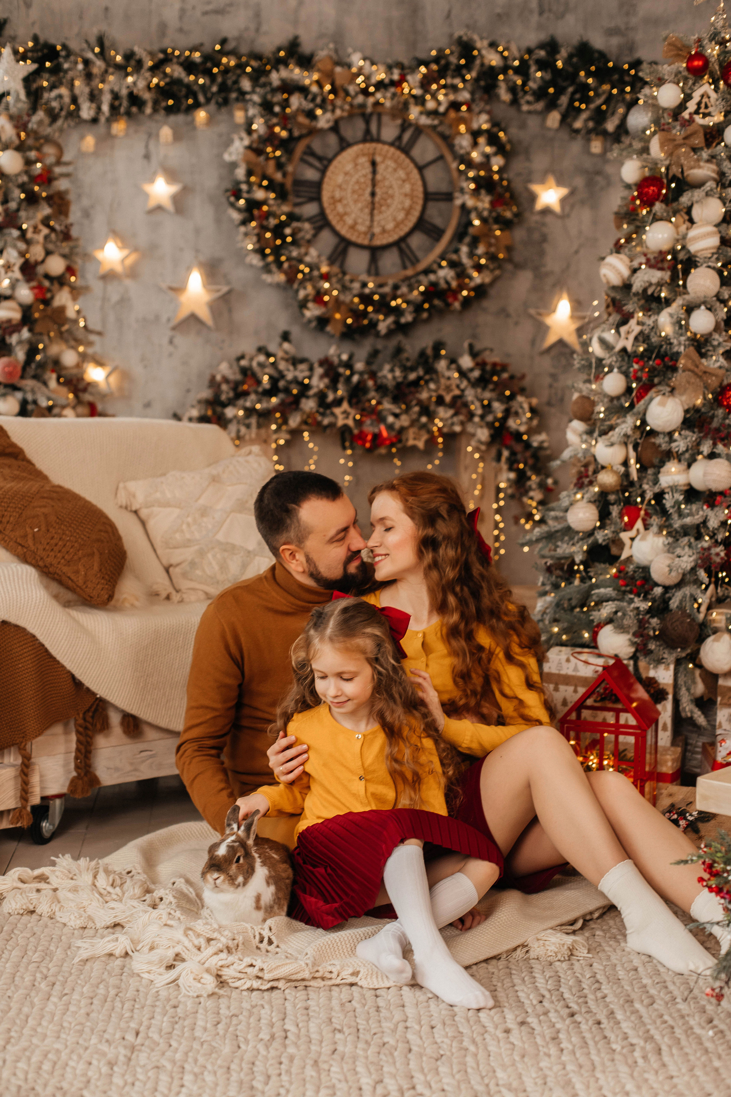 Новогодняя семейная фотосессия в студии с ребенком. Свадебный и семейный фотограф в Москве