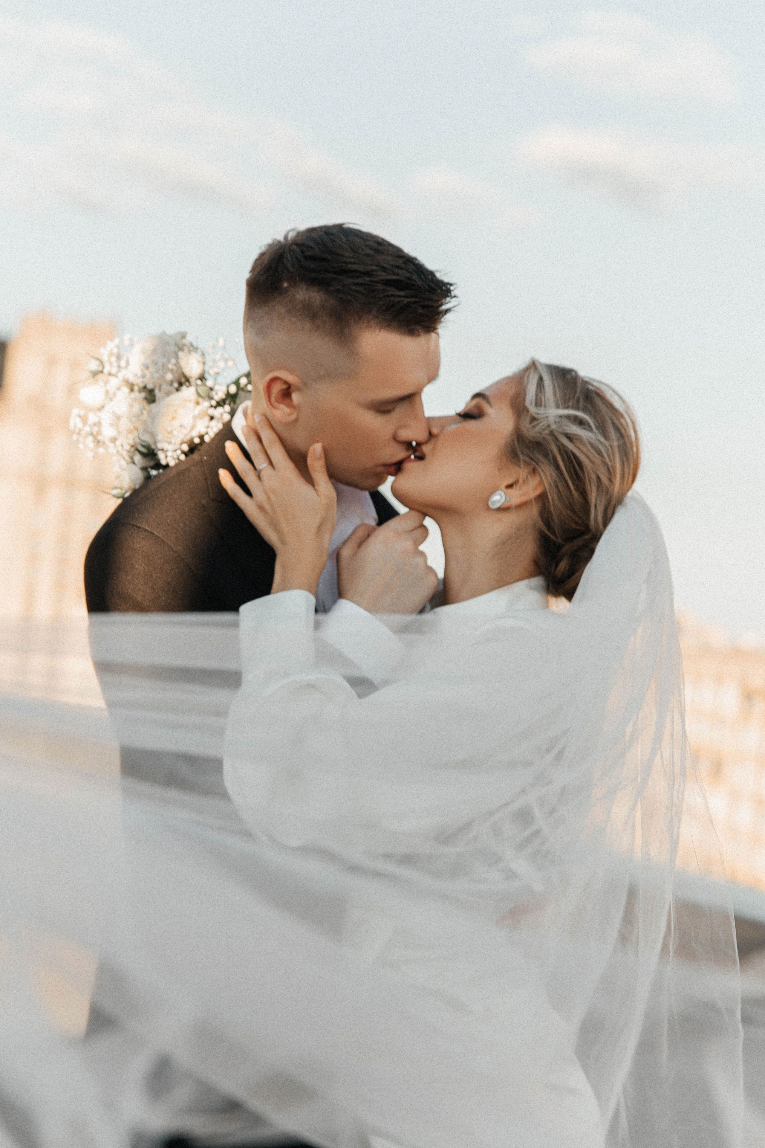 Свадебная фотосессия на крыше. Свадебный и семейный фотограф в Москве