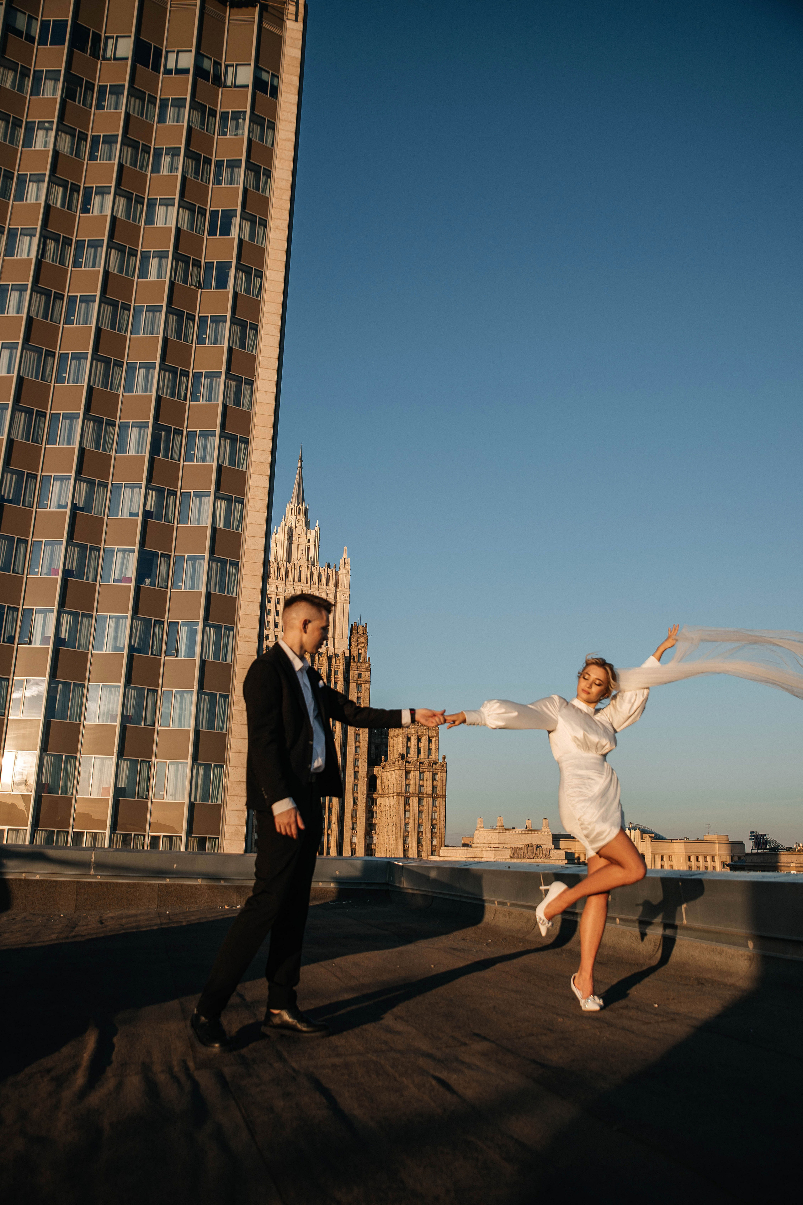 Свадебная фотосессия на крыше. Свадебный и семейный фотограф в Москве