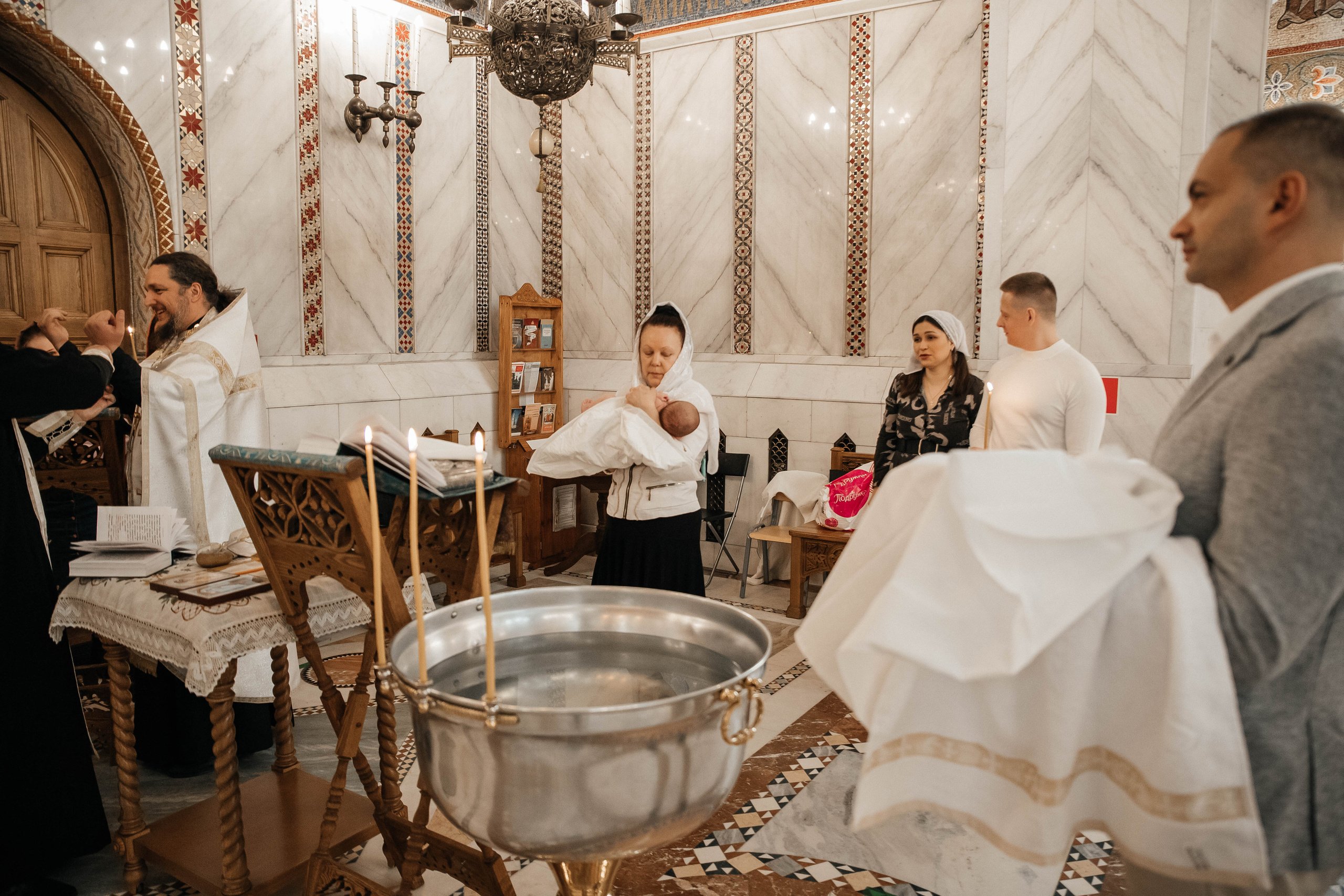 Фотосессия Крещения ребенка в Москве. Свадебный и семейный фотограф в Москве