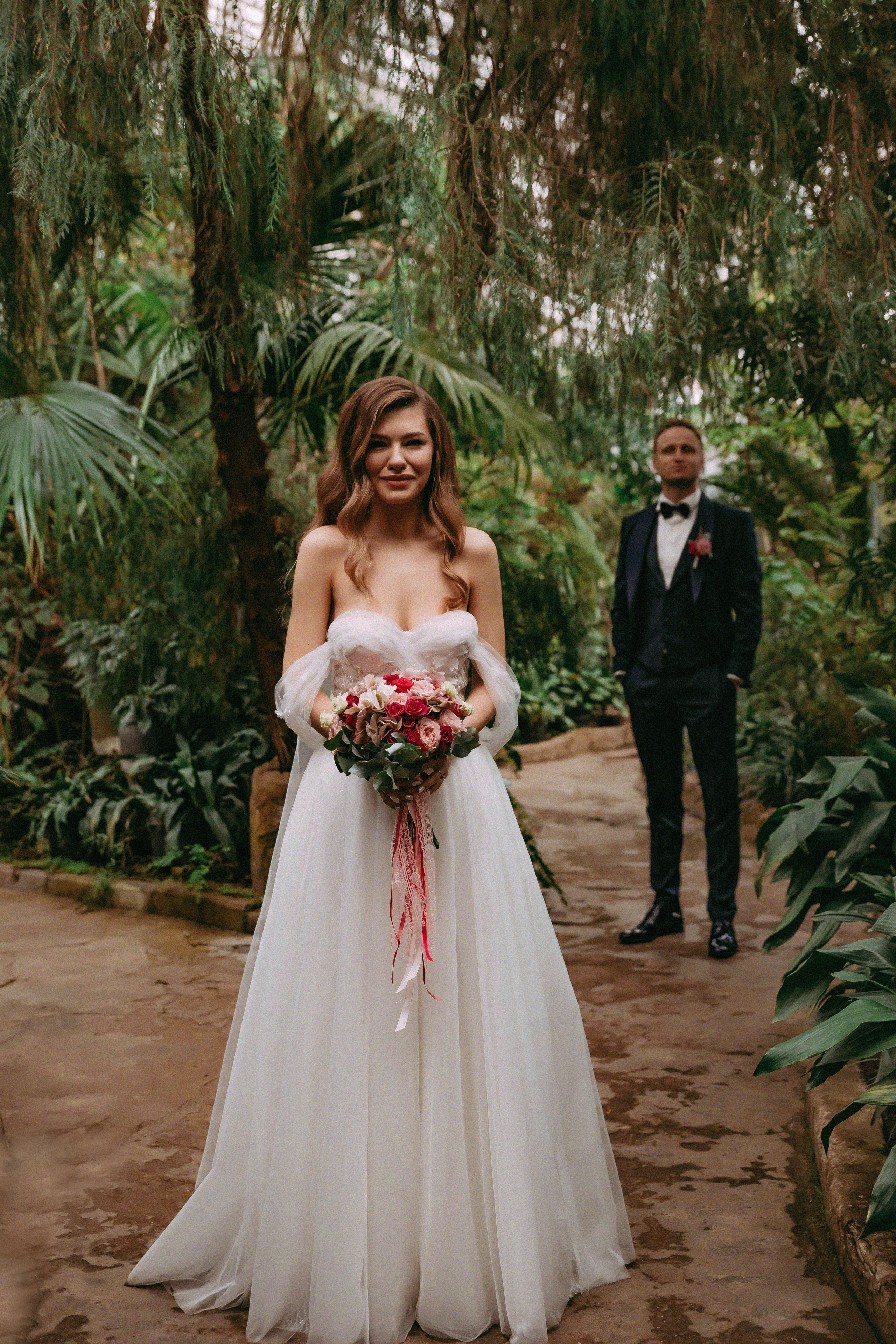 Свадебная фотосессия в Оранжерее Ботанического сада. Свадебный и семейный фотограф в Москве