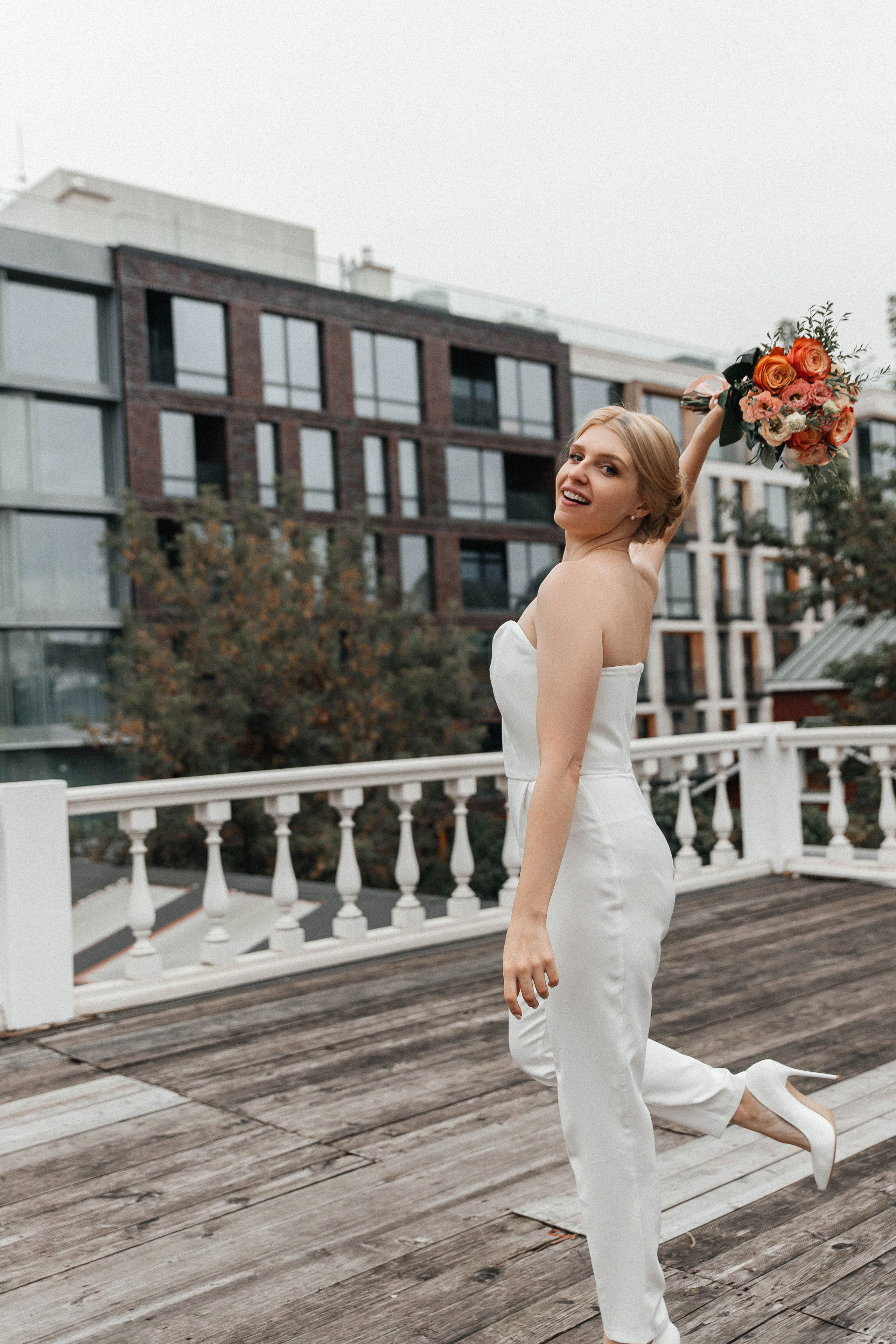 Свадебная фотопрогулка в Москве. Свадебный и семейный фотограф в Москве