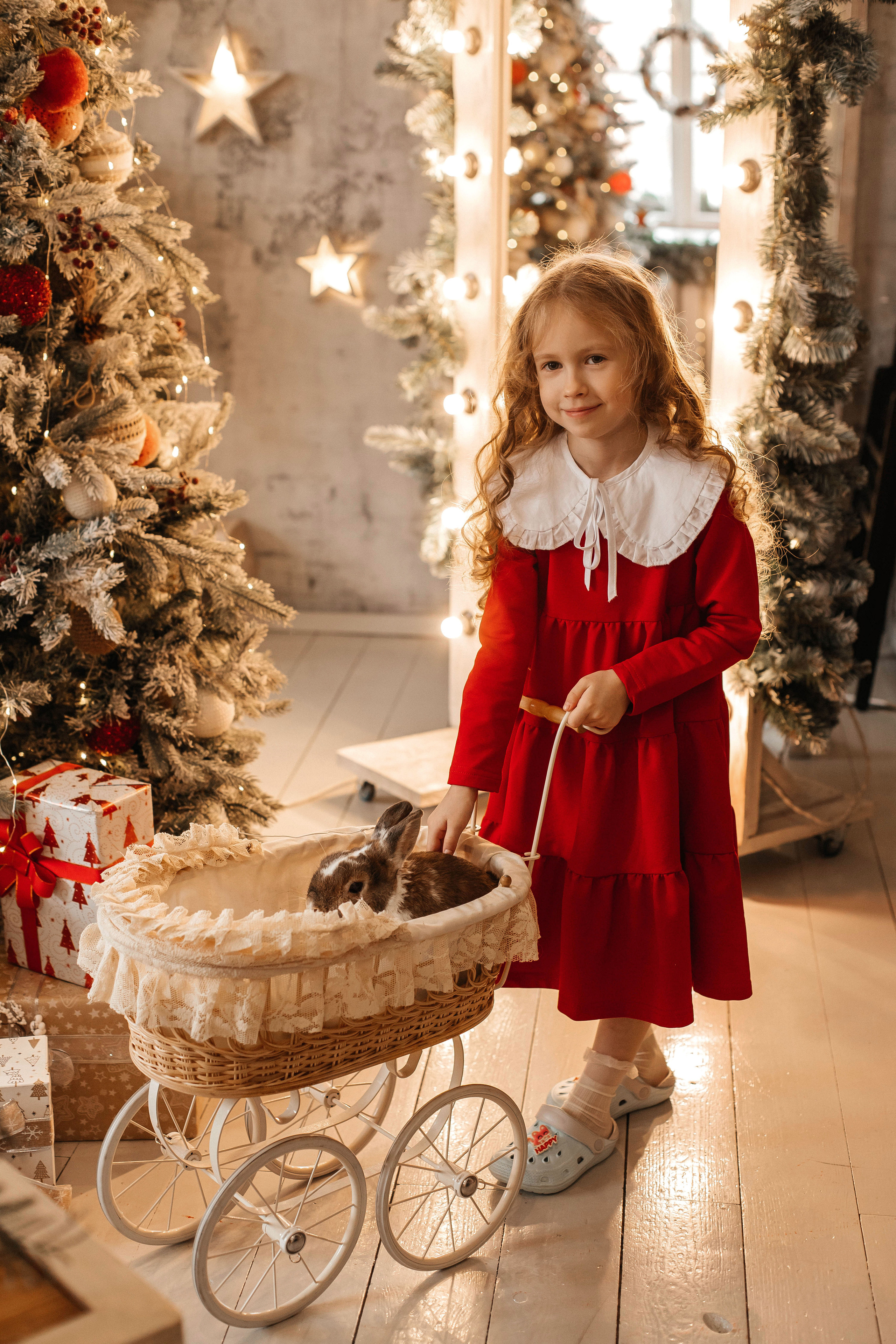 Новогодняя семейная фотосессия в студии с ребенком. Свадебный и семейный фотограф в Москве