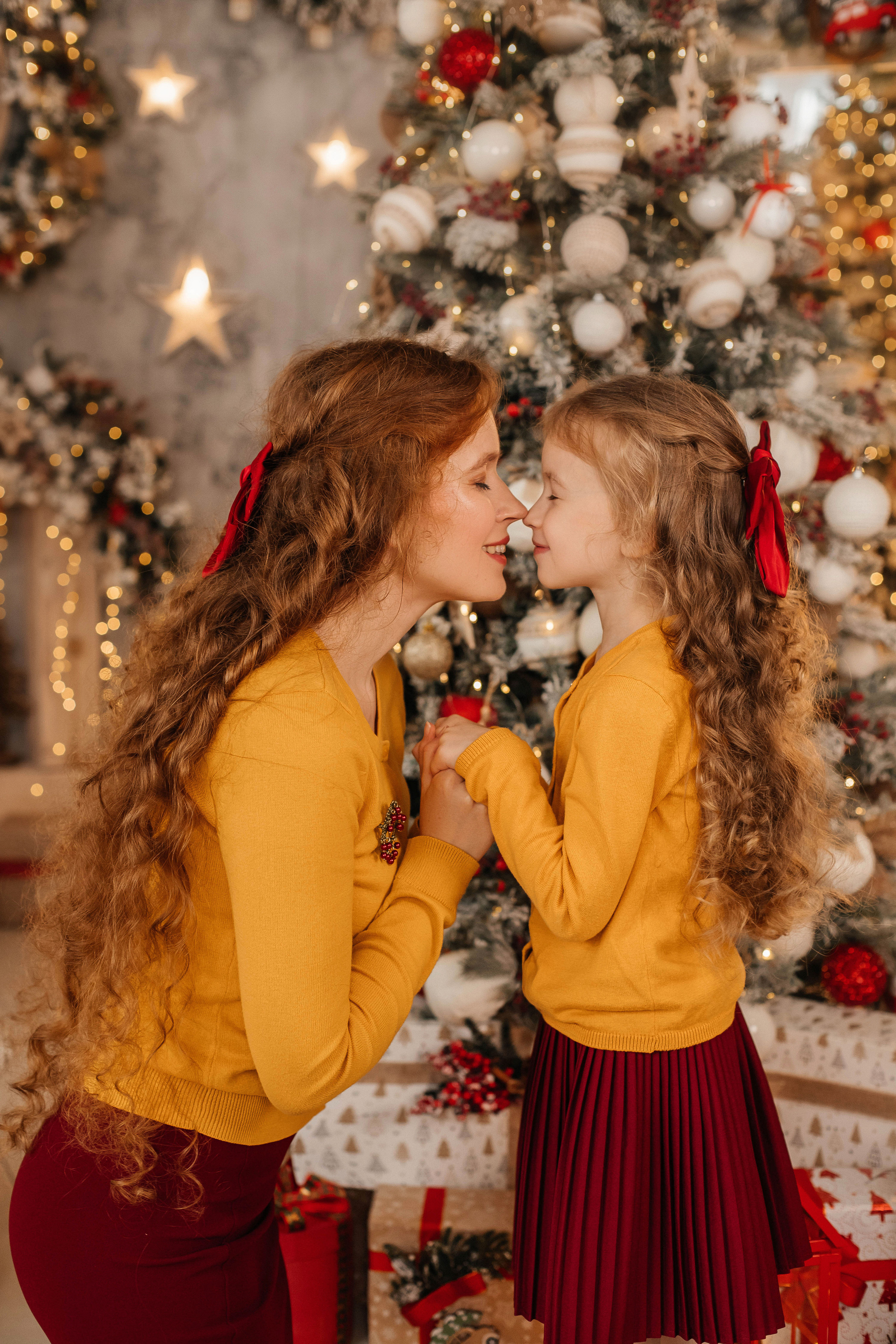Новогодняя семейная фотосессия в студии с ребенком. Свадебный и семейный фотограф в Москве