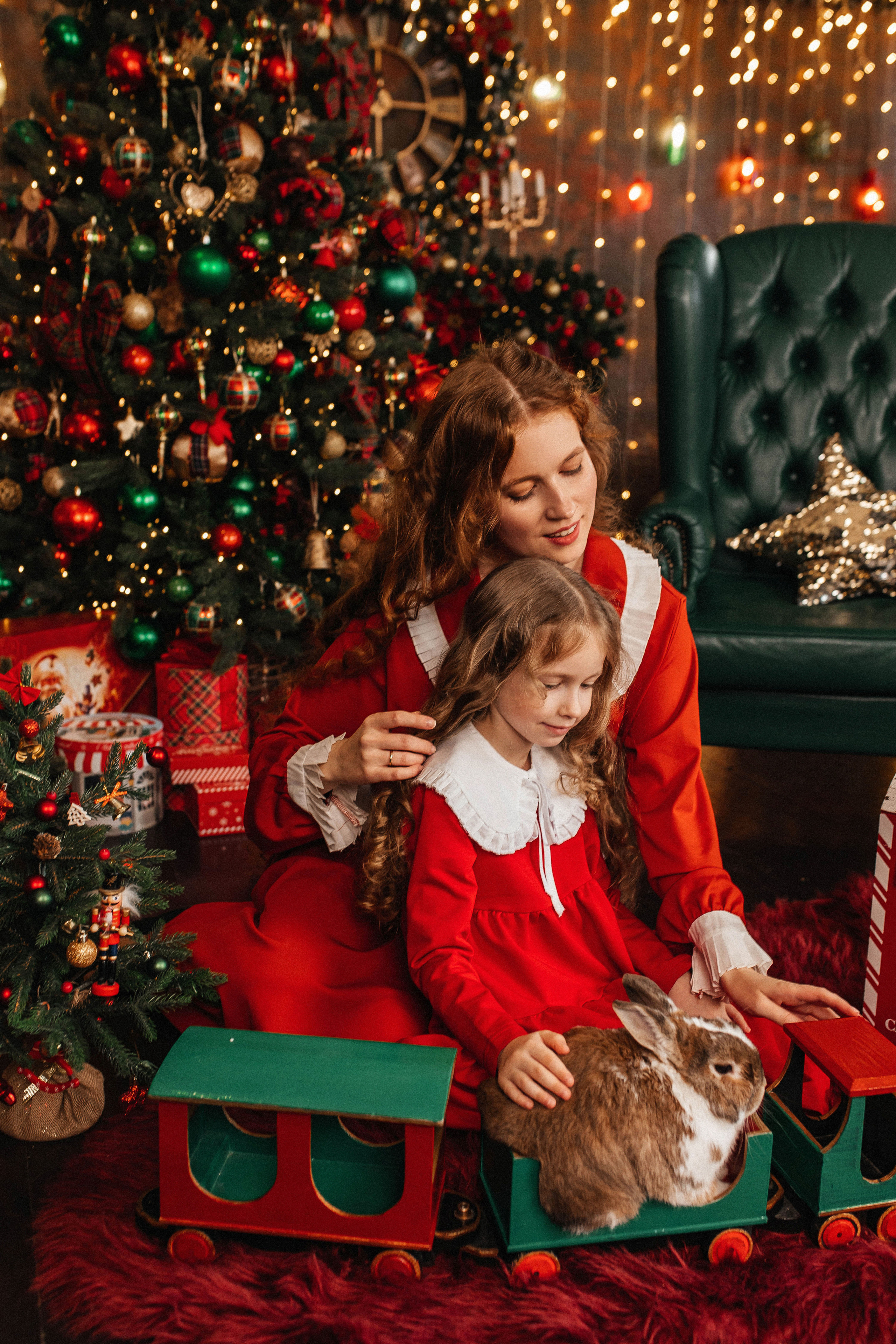 Новогодняя семейная фотосессия в студии с ребенком. Свадебный и семейный фотограф в Москве