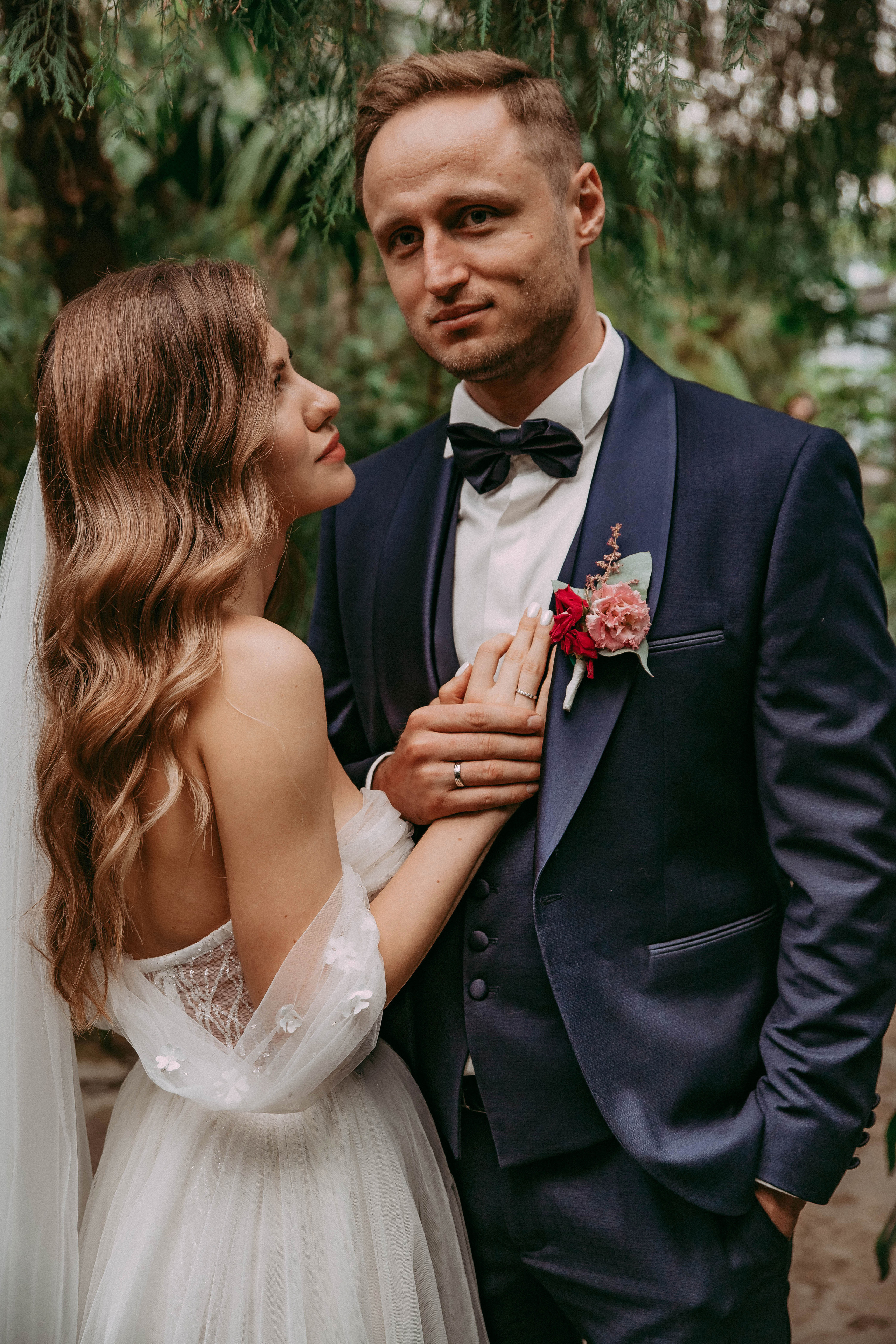 Свадебная фотосессия в Оранжерее Ботанического сада. Свадебный и семейный фотограф в Москве