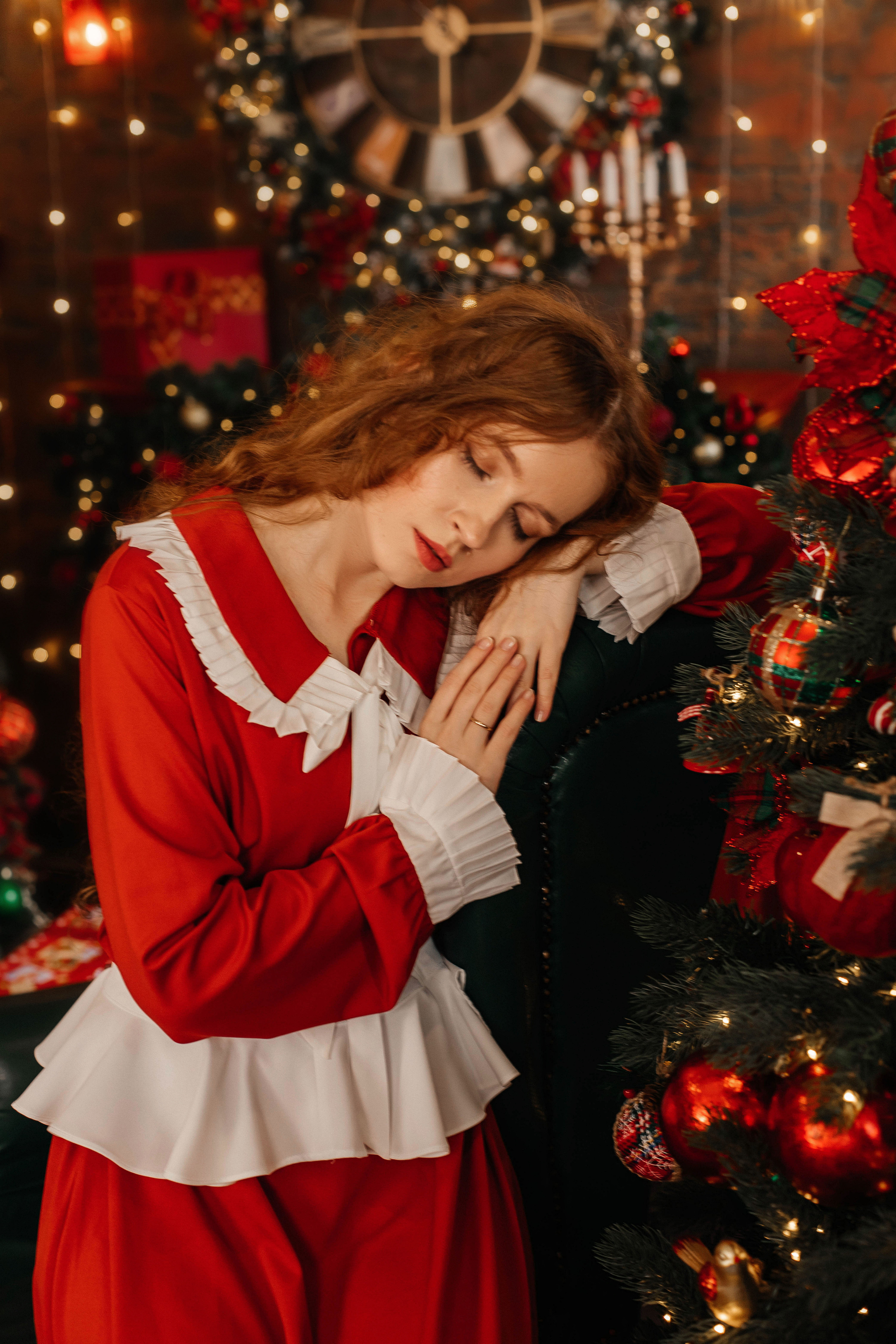 Новогодняя семейная фотосессия в студии с ребенком. Свадебный и семейный фотограф в Москве