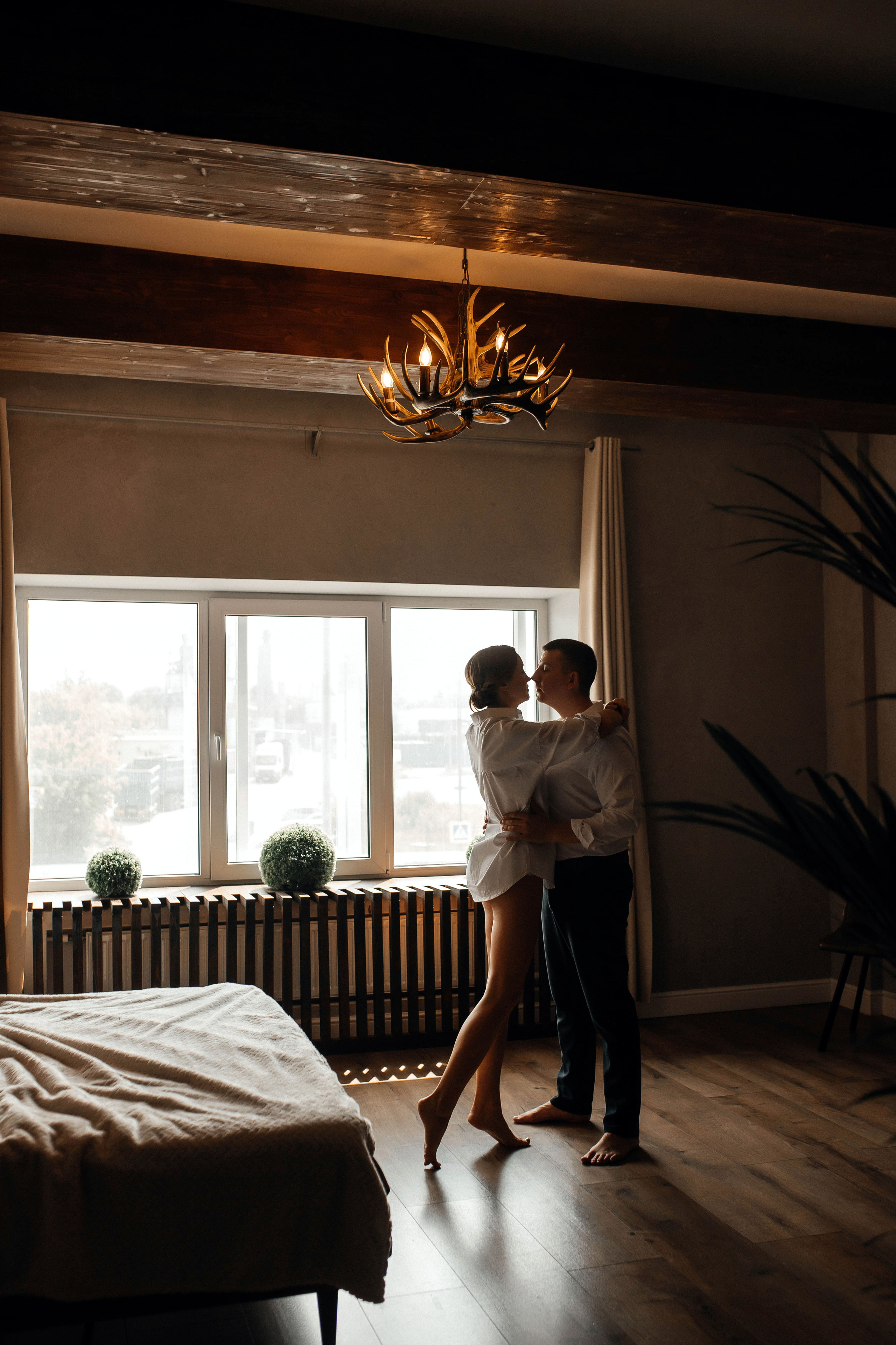 Свадебная фотосессия в студии Москвы. Свадебный и семейный фотограф в Москве