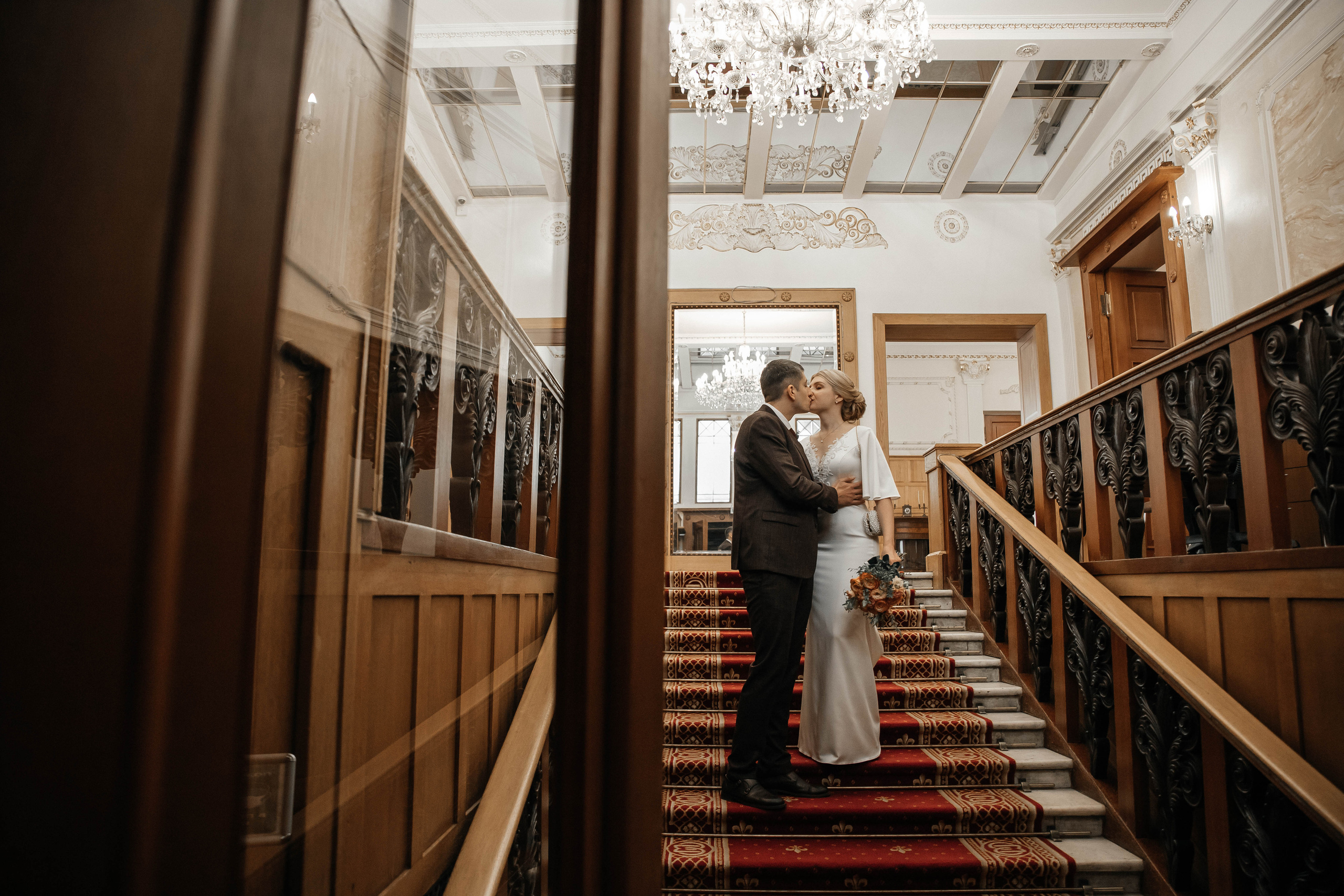 Свадебная фотопрогулка в Москве. Свадебный и семейный фотограф в Москве