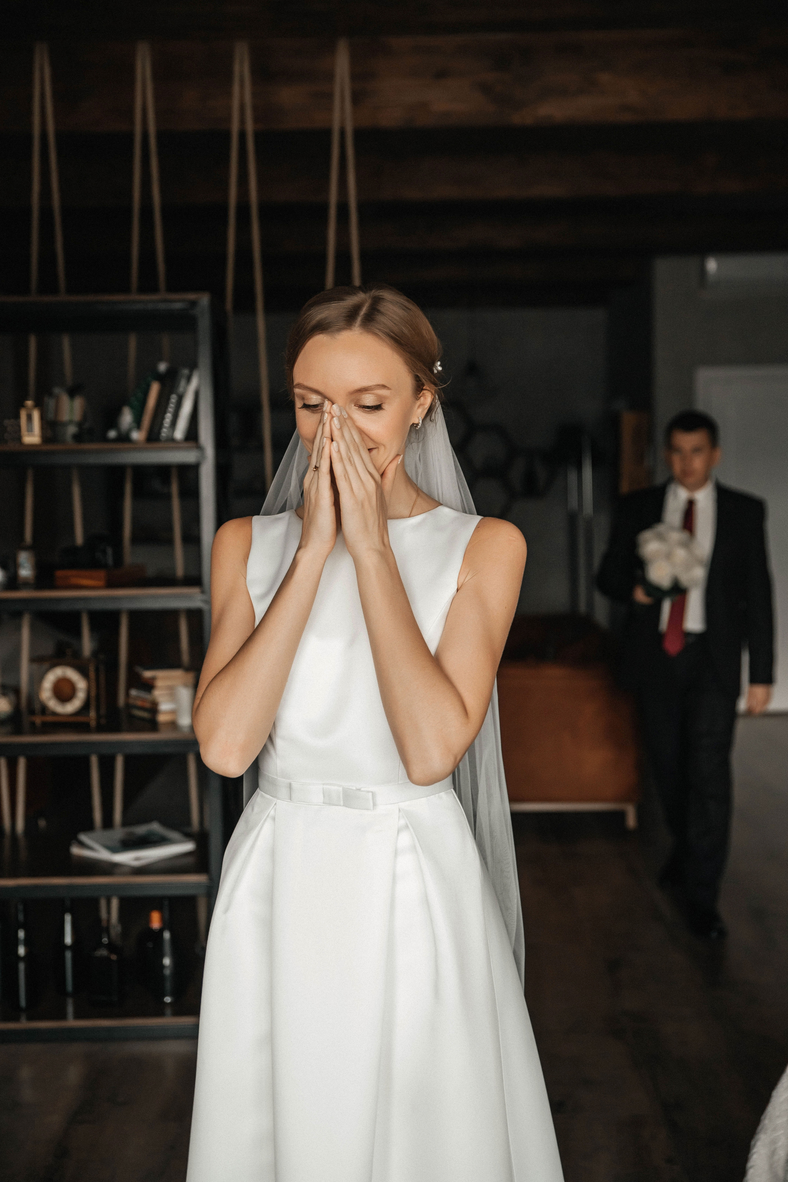 Свадебная фотосессия в студии Москвы. Свадебный и семейный фотограф в Москве