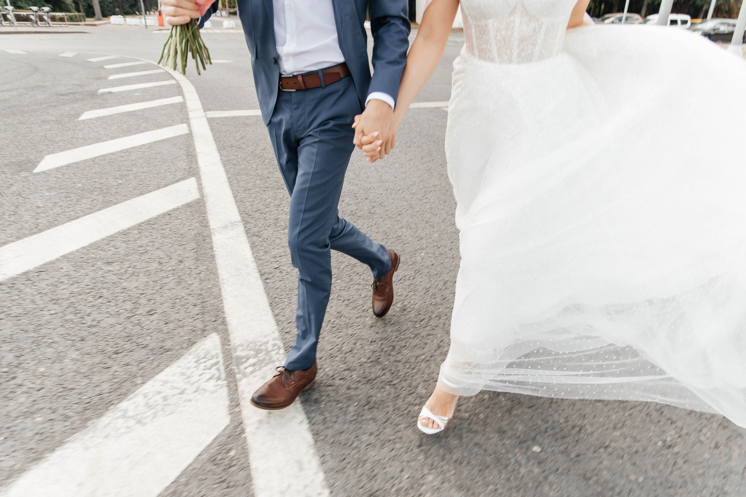 Свадебная фотосессия возле МГУ. Свадебный и семейный фотограф в Москве