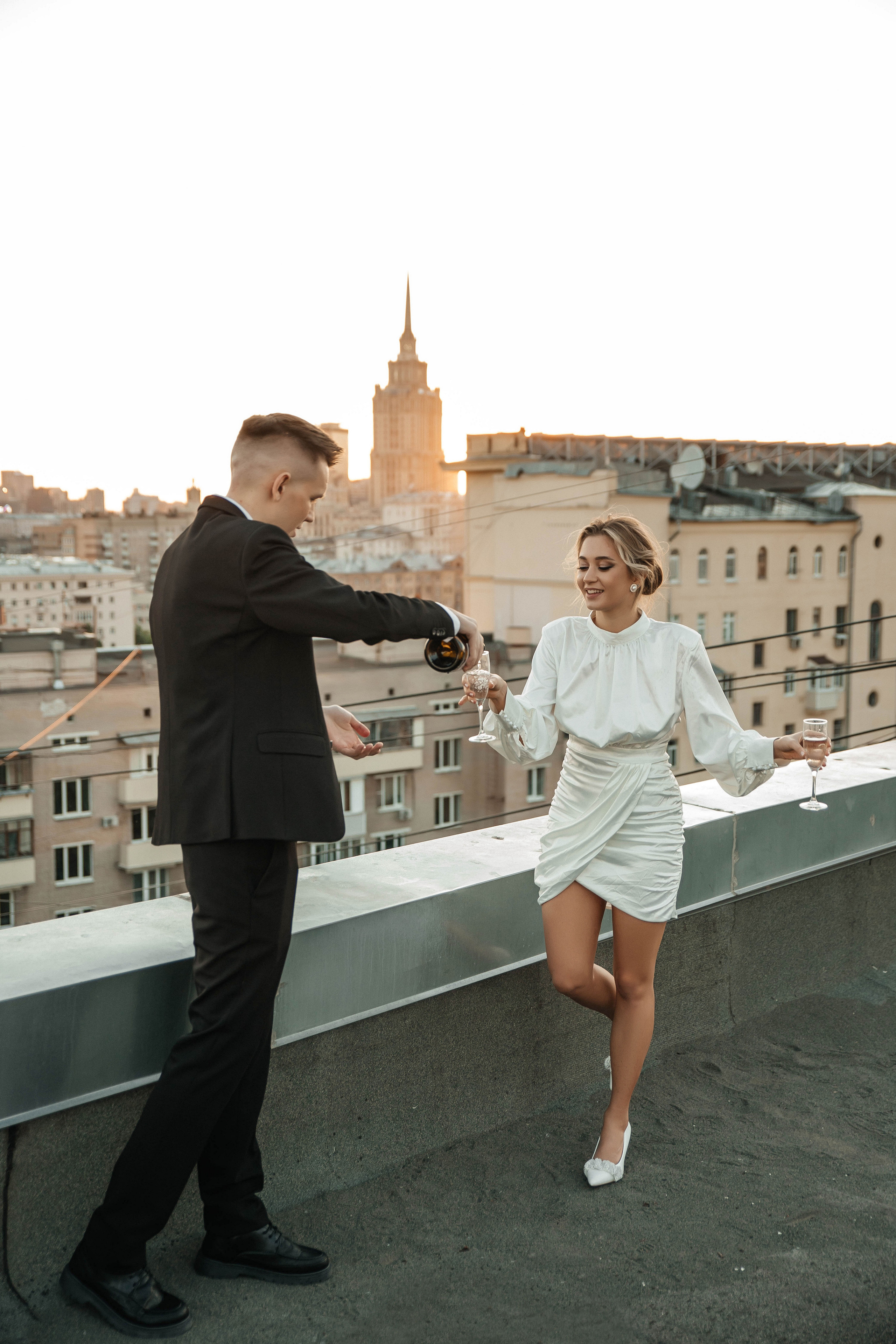 Свадебная фотосессия на крыше. Свадебный и семейный фотограф в Москве
