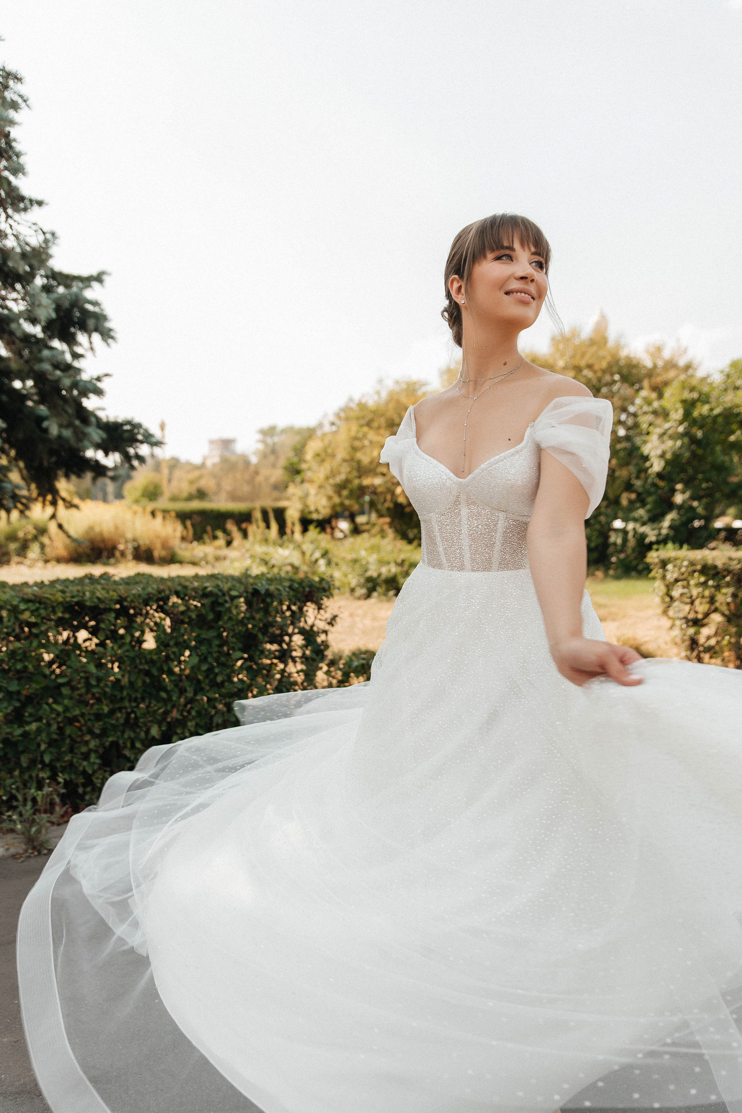 Свадебная фотосессия возле МГУ. Свадебный и семейный фотограф в Москве