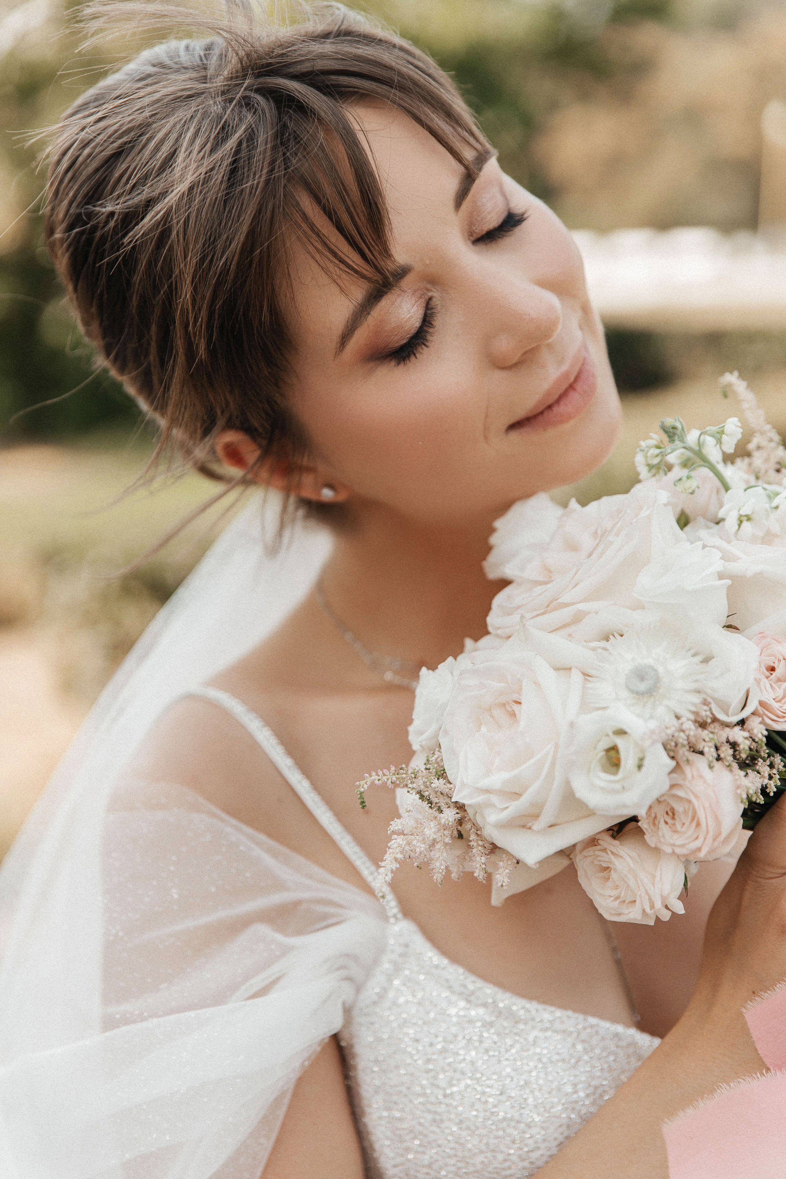 Свадебная фотосессия возле МГУ. Свадебный и семейный фотограф в Москве