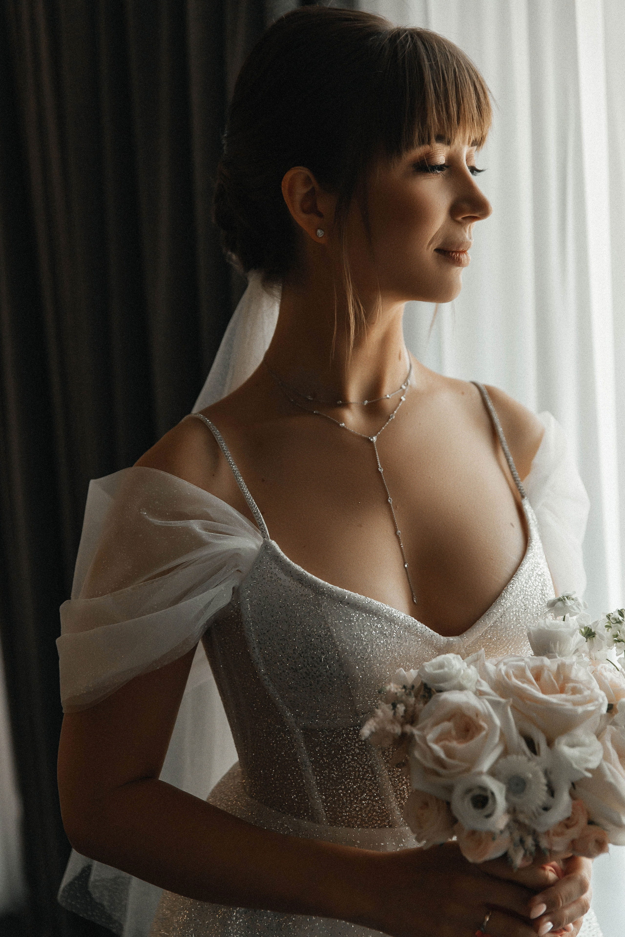 Свадебная фотосессия возле МГУ. Свадебный и семейный фотограф в Москве