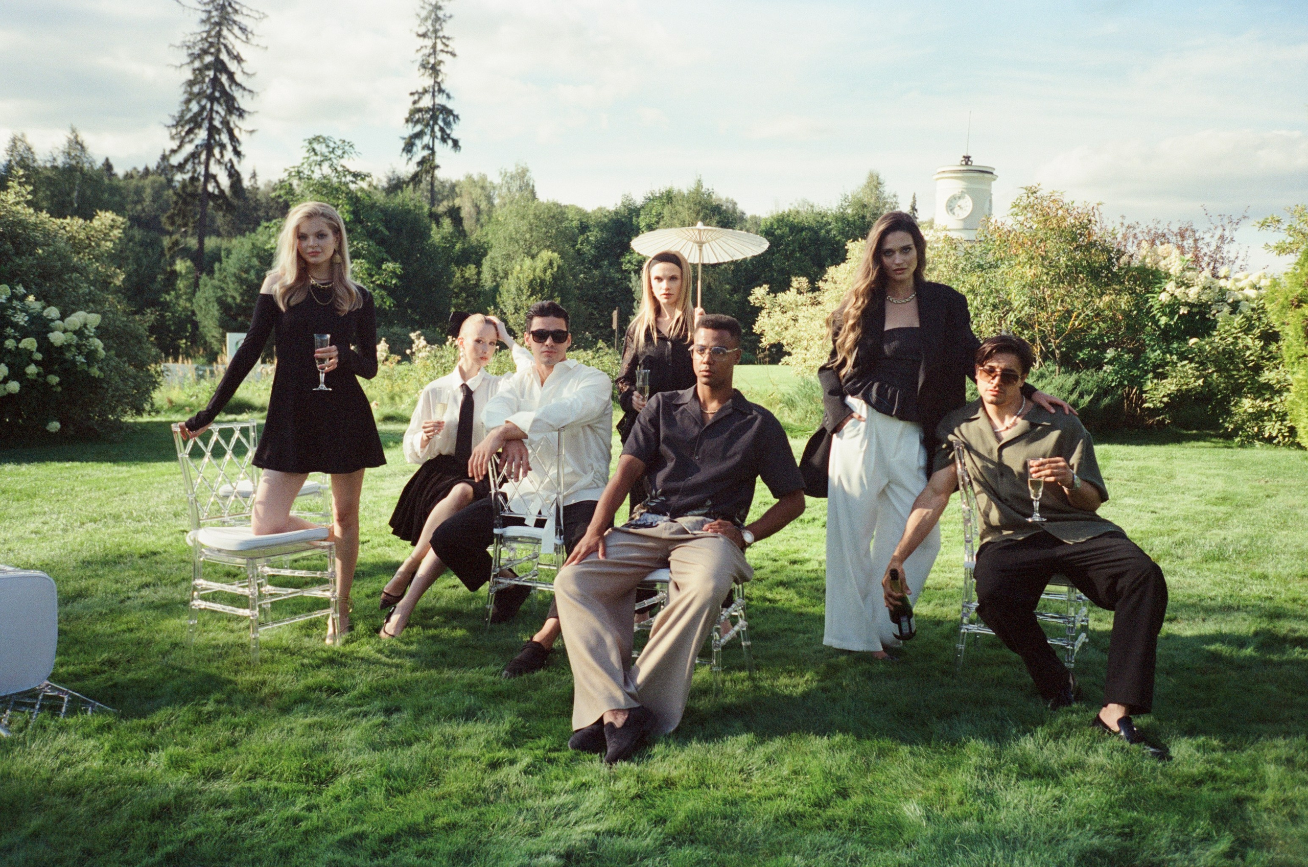 Фотограф на фотосъемку на пленку в Москве. Пленочный фотограф в Москве