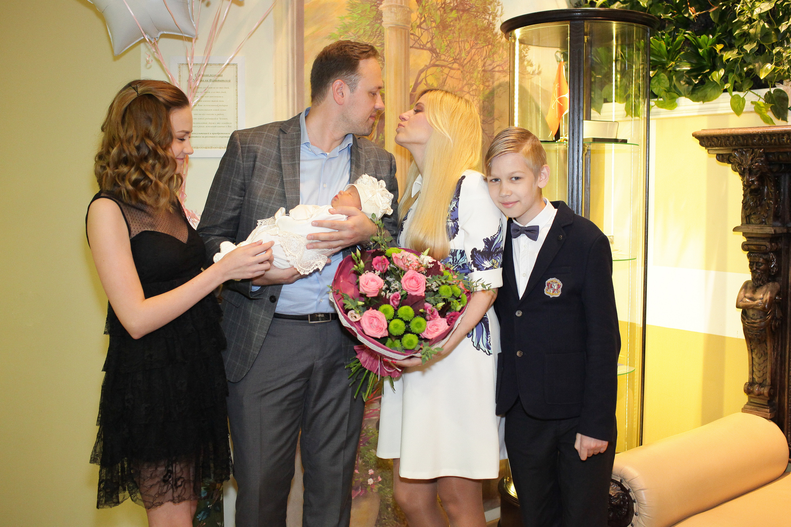 Выписка малышки Даниэллы. Семейный и Детский фотограф в Санкт-Петербурге Ирина Снежко