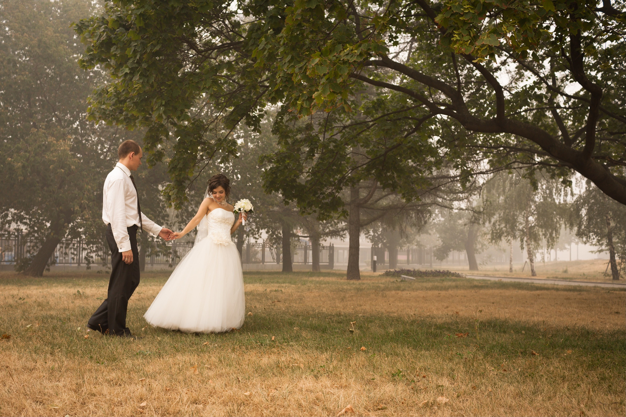 Свадебная съемка в тумане. Фотографы в Москве Светлана Устинова и Сергей Грачев