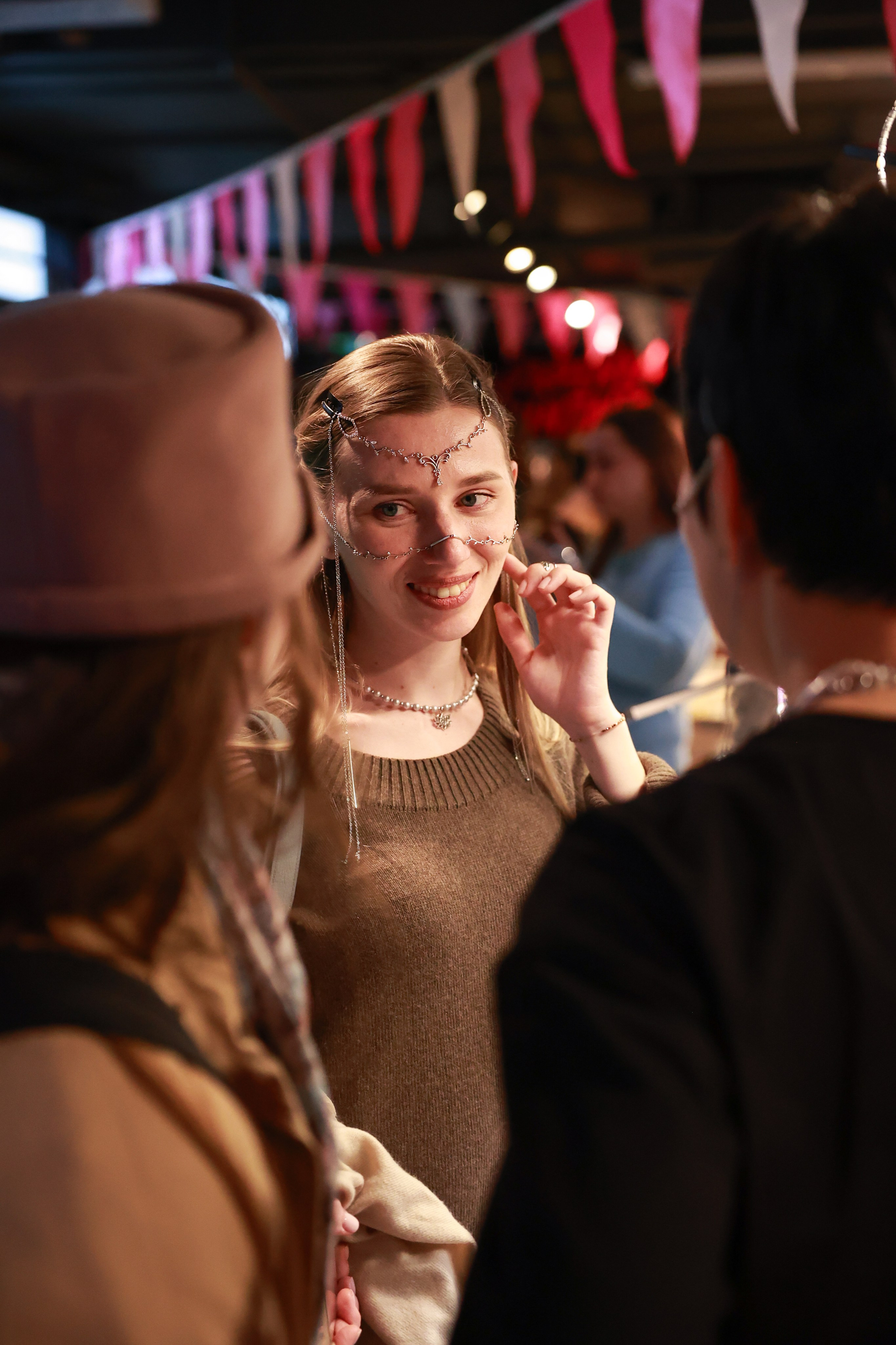 7–8 марта 2025 в пространстве «Три вокзала. Депо» / День 1 / фото Саша Жукова. Фотоотчеты «Ламбада-маркета»