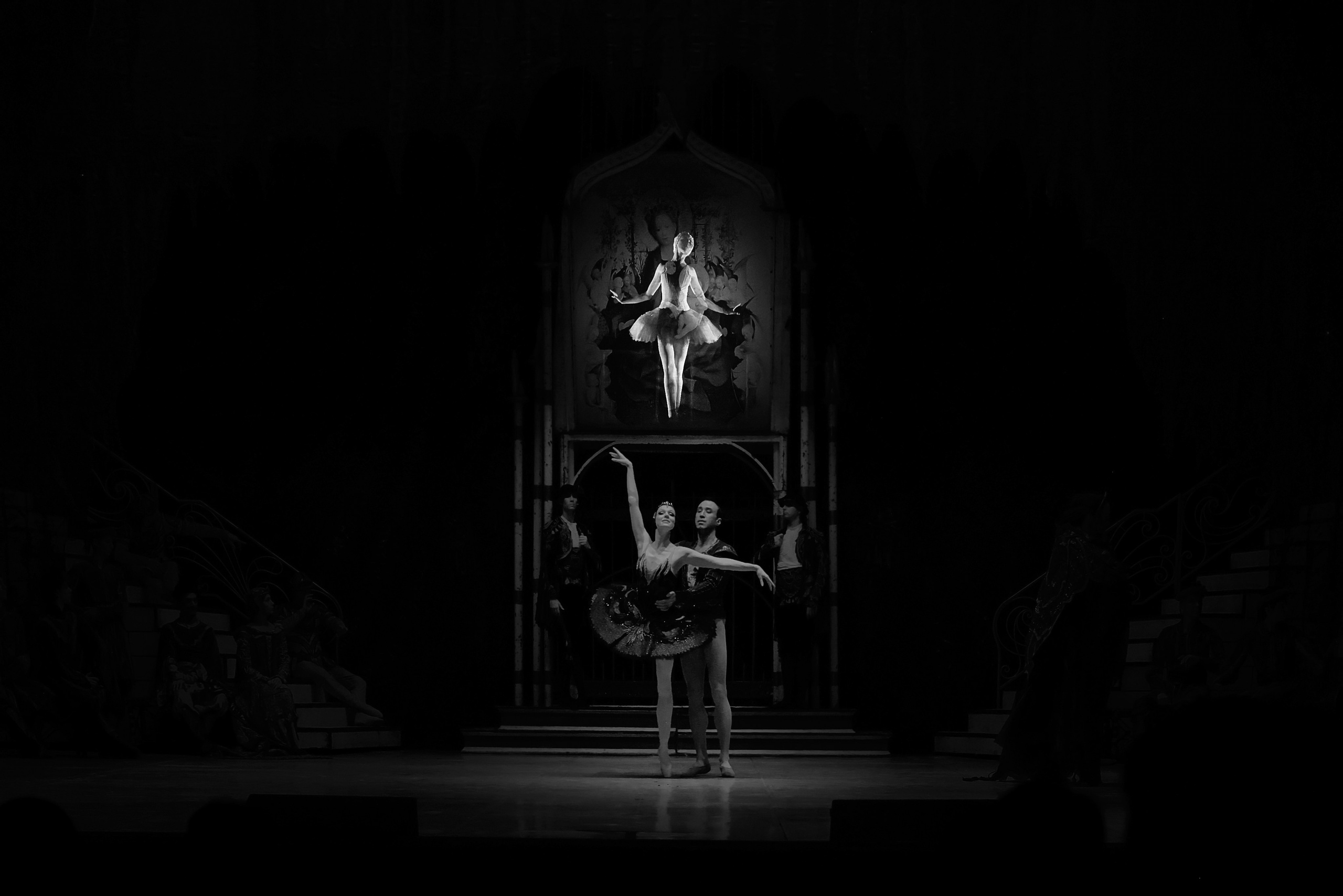Балет «Лебединное озеро» (серия монохром), Театр классического балета Н. Касаткиной и В. Василёва. Наталья Алексеенко. Фотохудожник в Москве. Репортаж, портрет, стрит