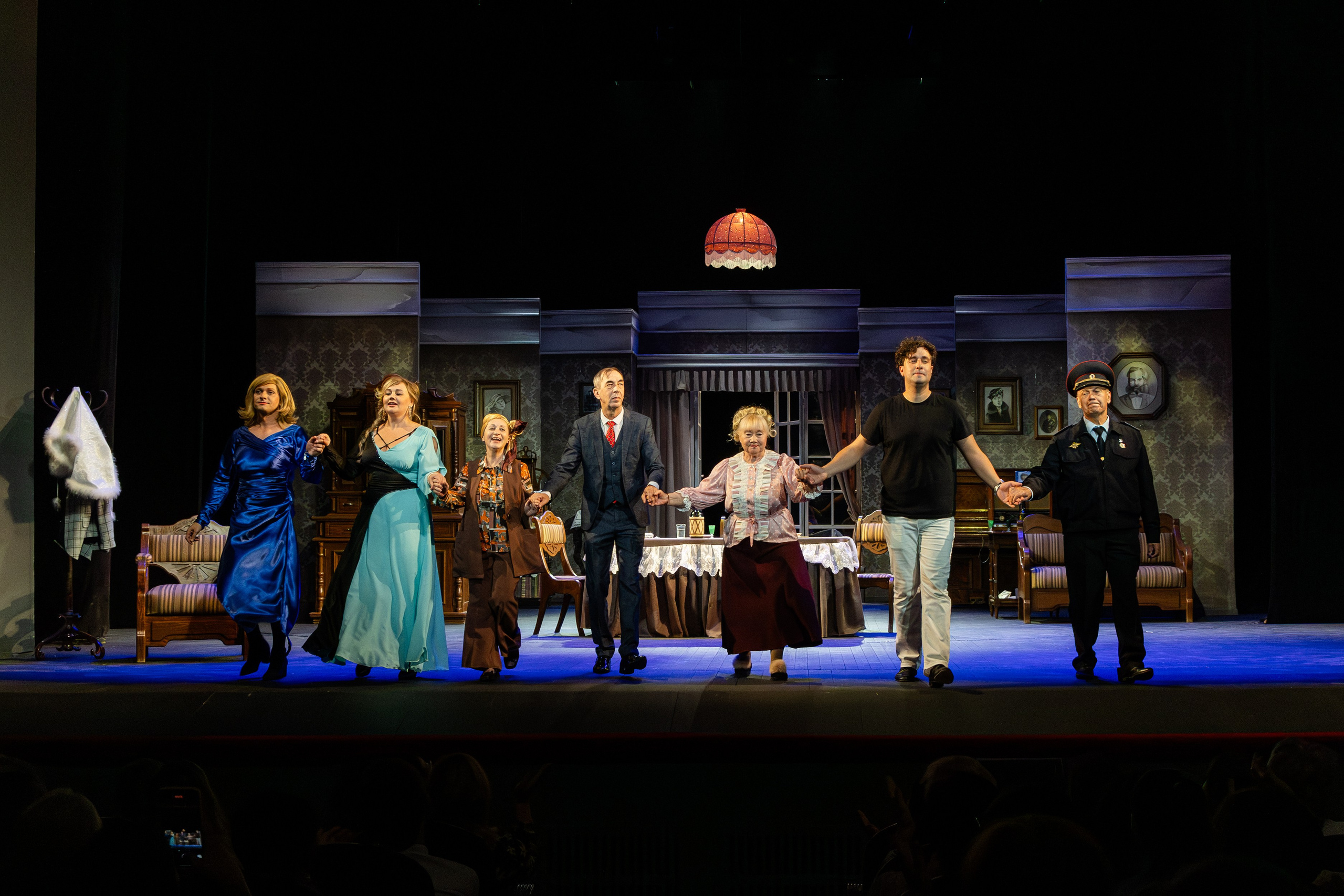 Театр Юного Зрителя «Отчаянные Тетки». Фотограф Марк Файзулин