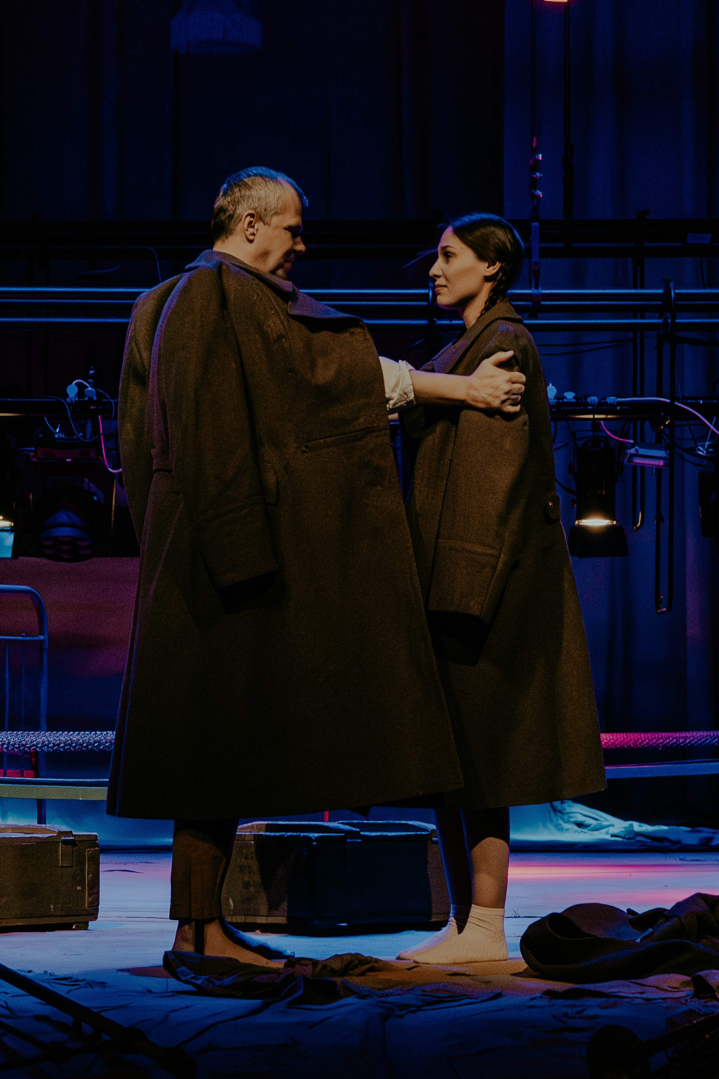 Театр Юного Зрителя " Не покидай меня». Фотограф Марк Файзулин