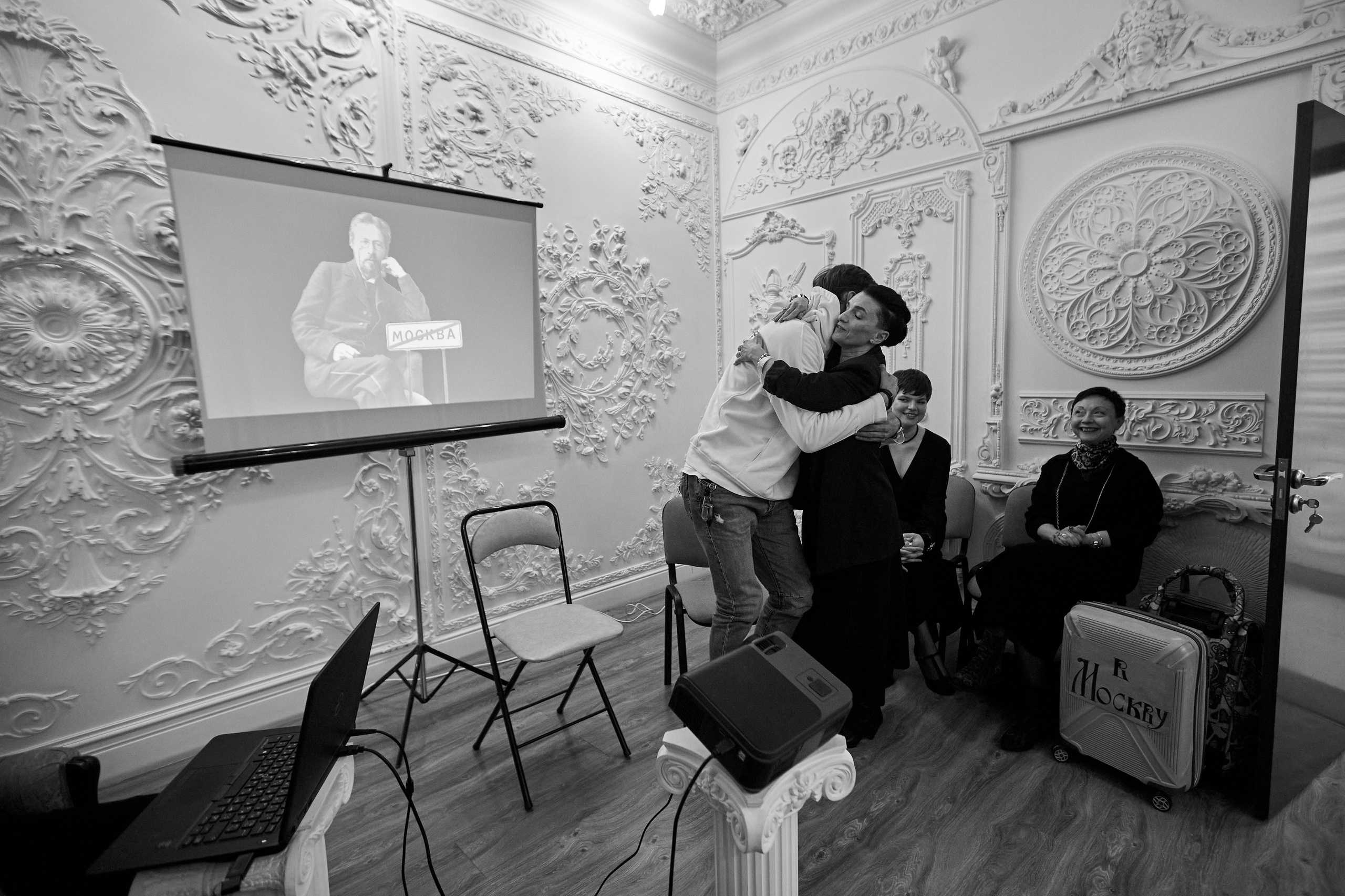 Проект «Соображаем на троих» лекция по А. Чехову в салоне «Аврора». Фотограф Юлия Маринина