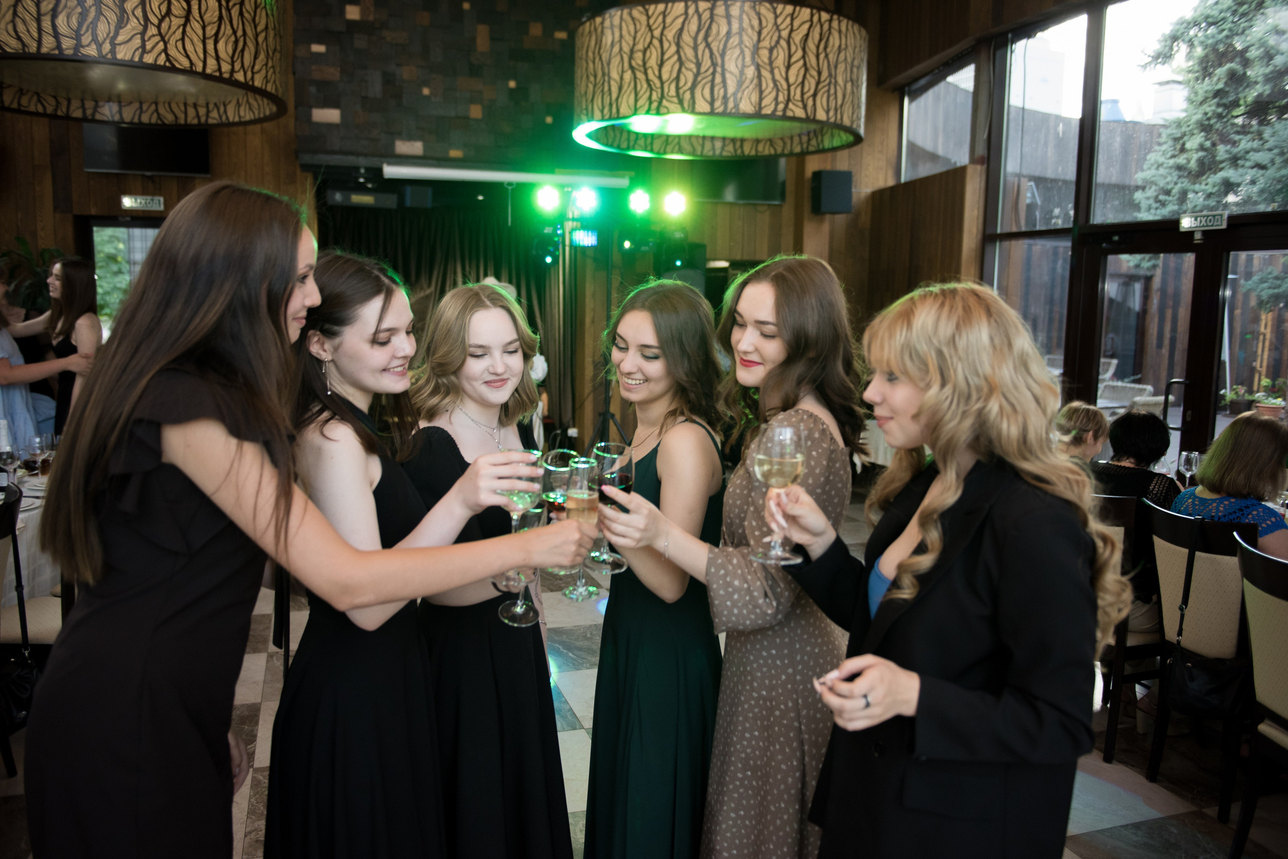 Выпускной — 11 класс. Фотограф Семён Пишта