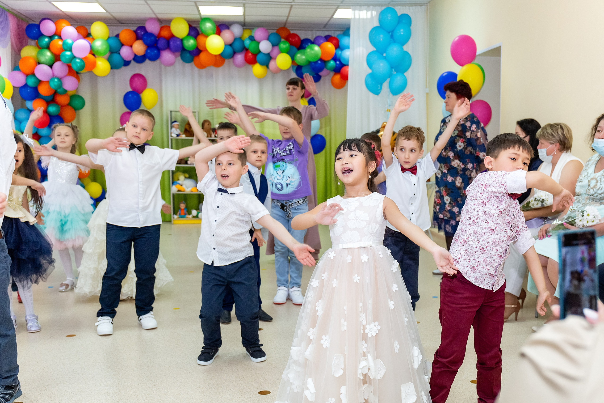 Выпускной. Детский сад «Тигрёнок». Стильный выпускной альбом Владивосток фотограф Вероника Мигачева