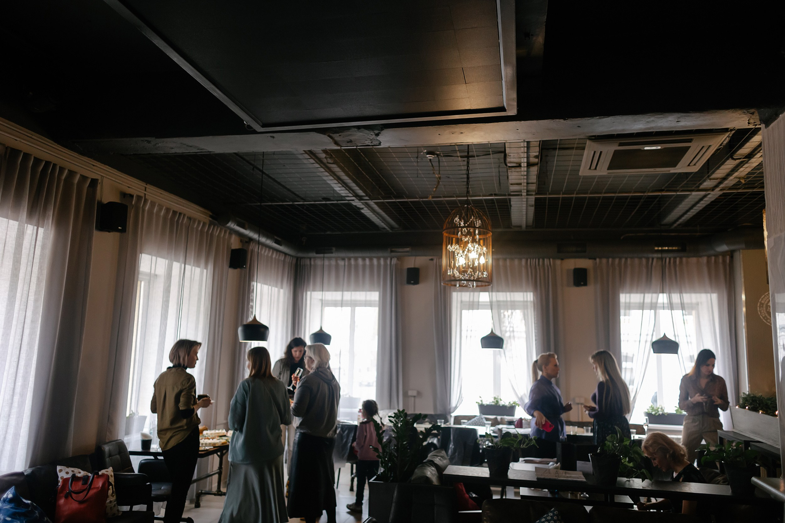 Тест-драйв красок Swiss Lake. L. Deco интерьерный салон. Краски/обои/лепной декор