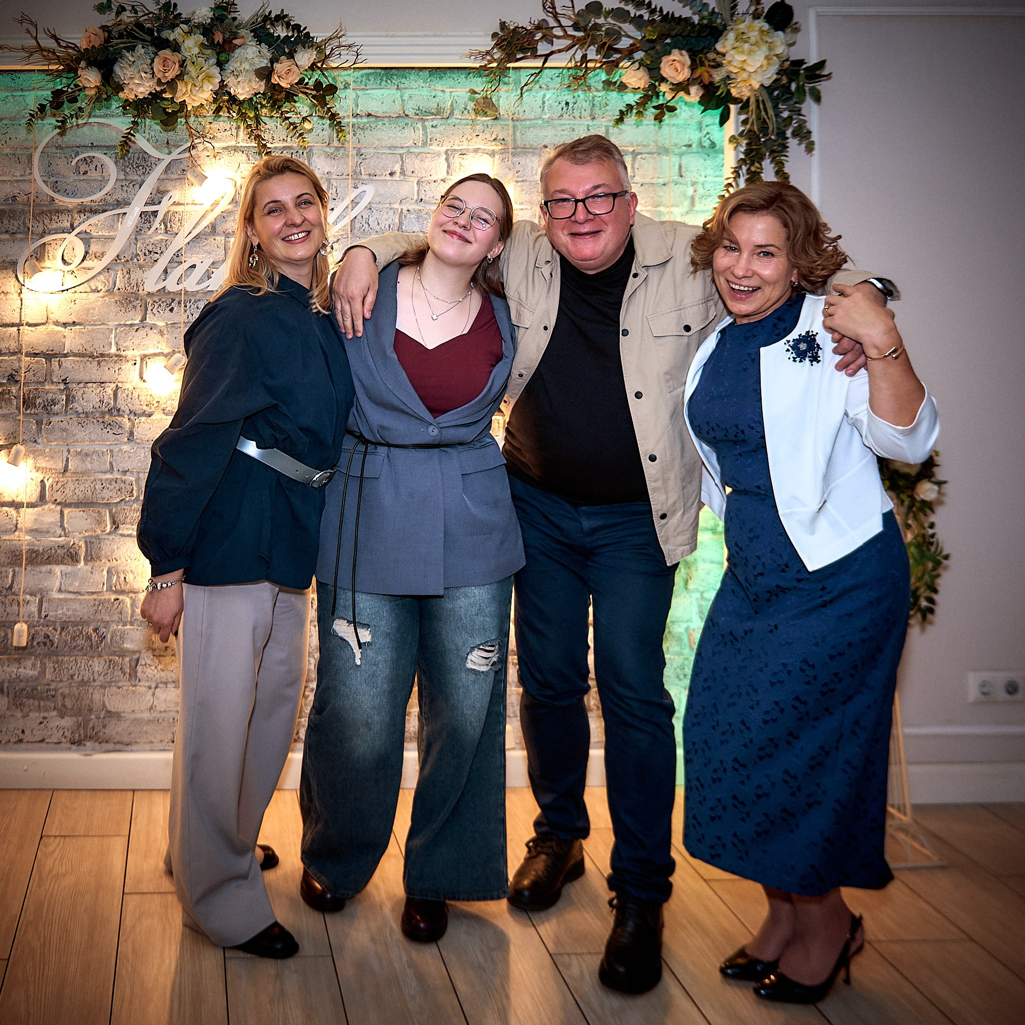 55 лет 💕. Свадебный фотограф, видеограф, рилсмейкер в Санкт-Петербурге и Москве