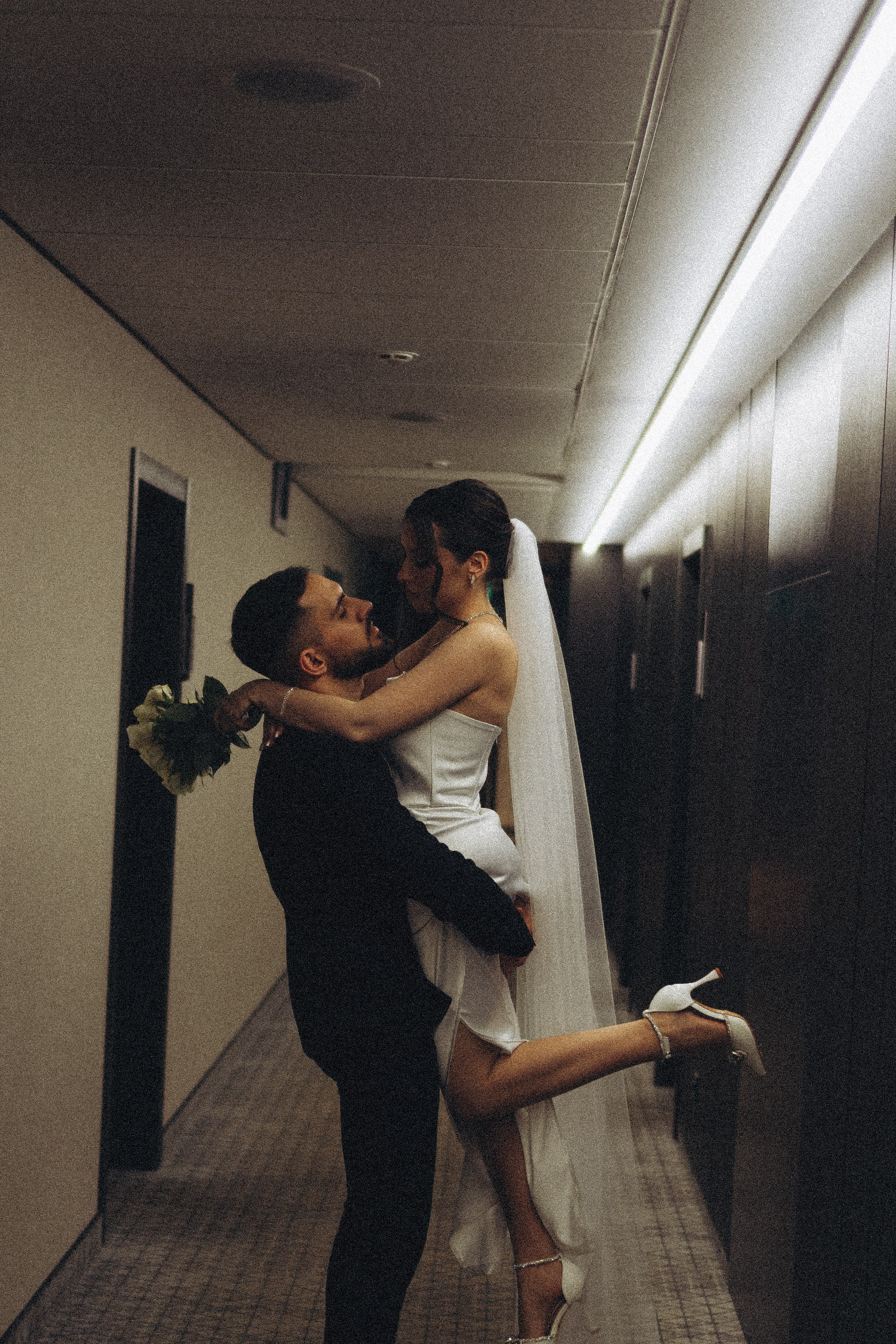 СВАДЕБНАЯ СЬЕМКА СБОРОВ ЖЕНИХА И НЕВЕСТЫ В ОТЕЛЕ И ТАКЖЕ ФОТОСЕССИИЯ В ОТЕЛЕЕ МЕГАПОЛИС БРЯНСК. Профессиональный фотограф, Санкт-Петербург — Виктория Богомолова