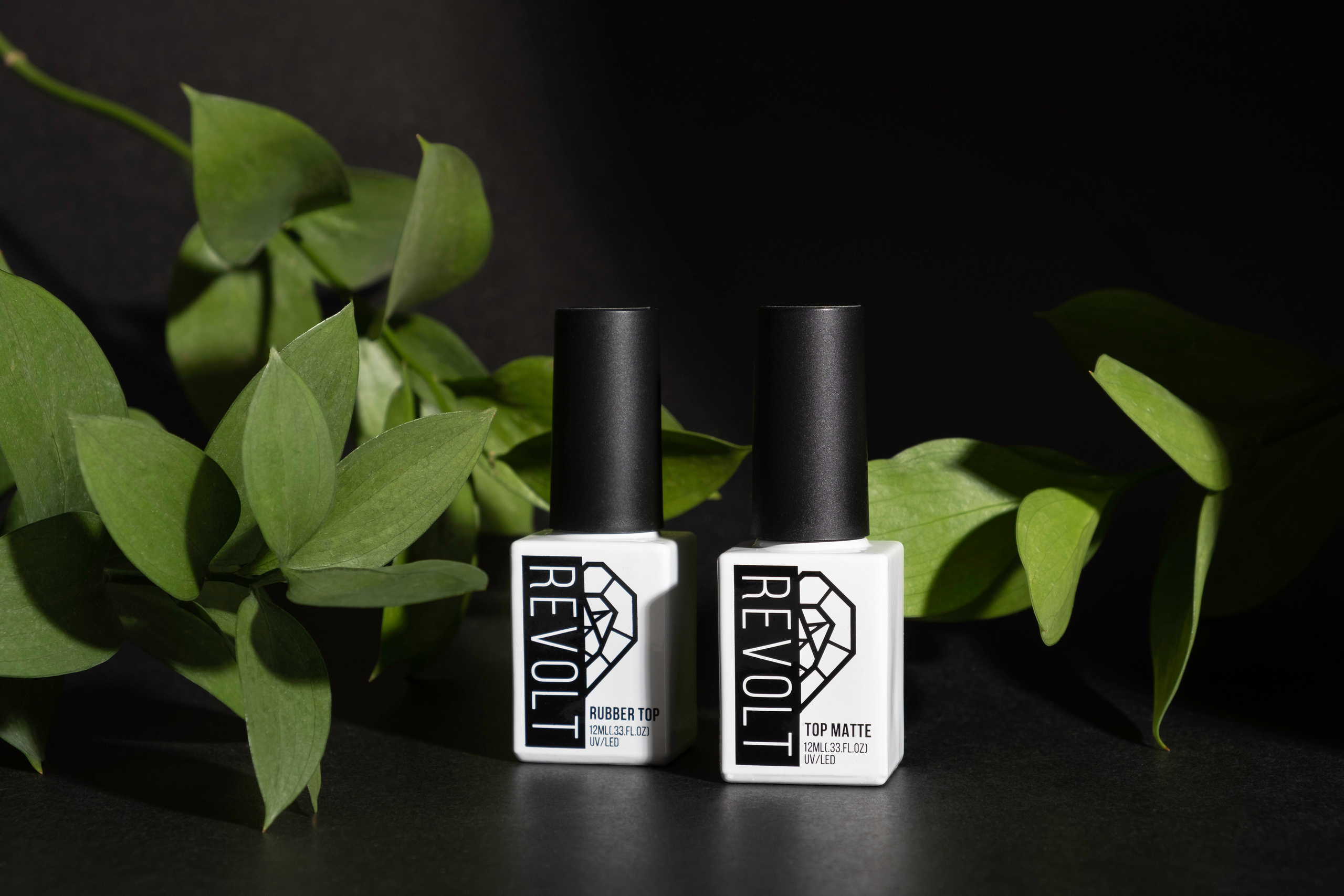 Revol — российский производитель гель-лаков. Юлия Падина предметный и фуд-фотограф, Омск