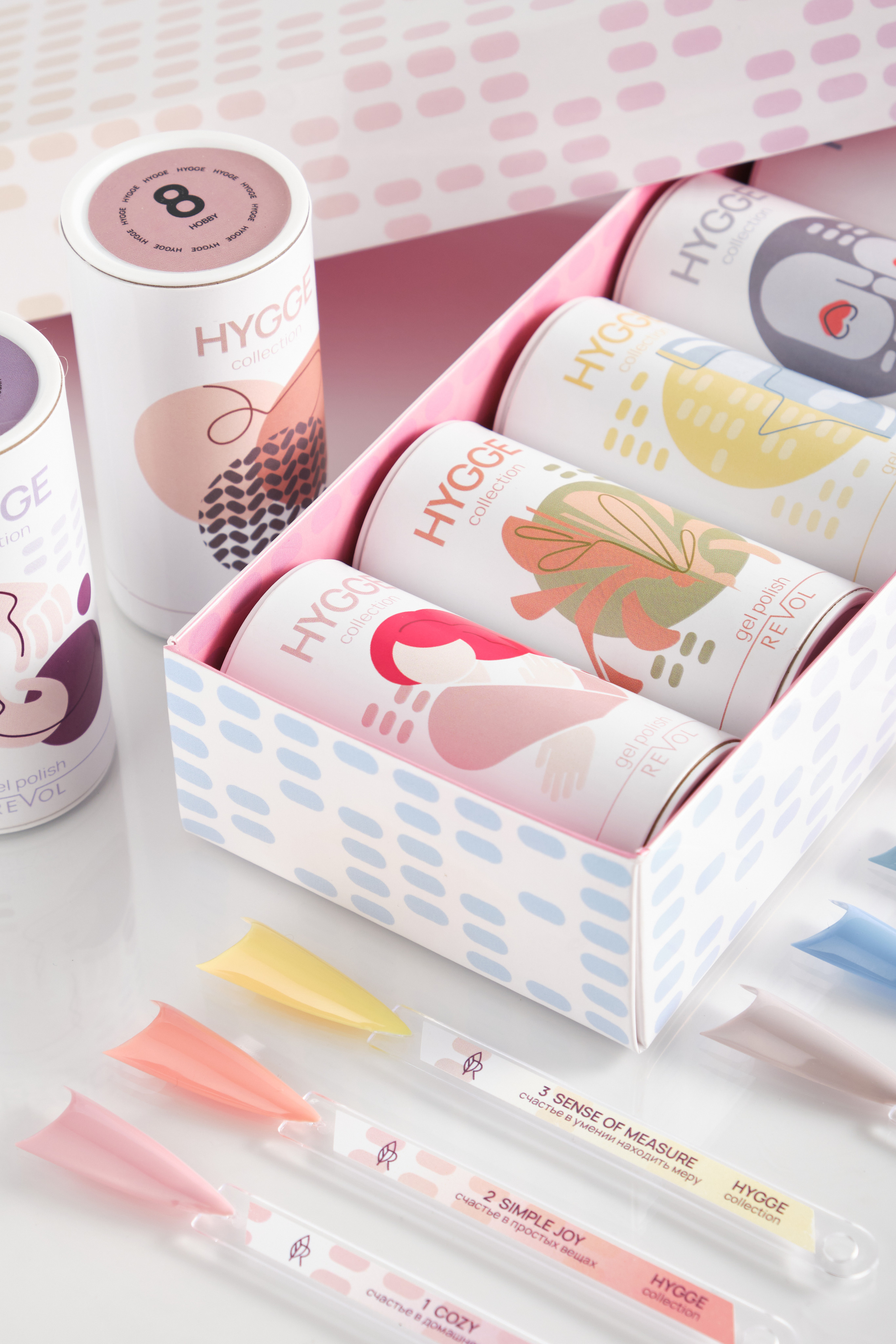 Revol — российский производитель гель-лаков. Юлия Падина предметный и фуд-фотограф, Омск